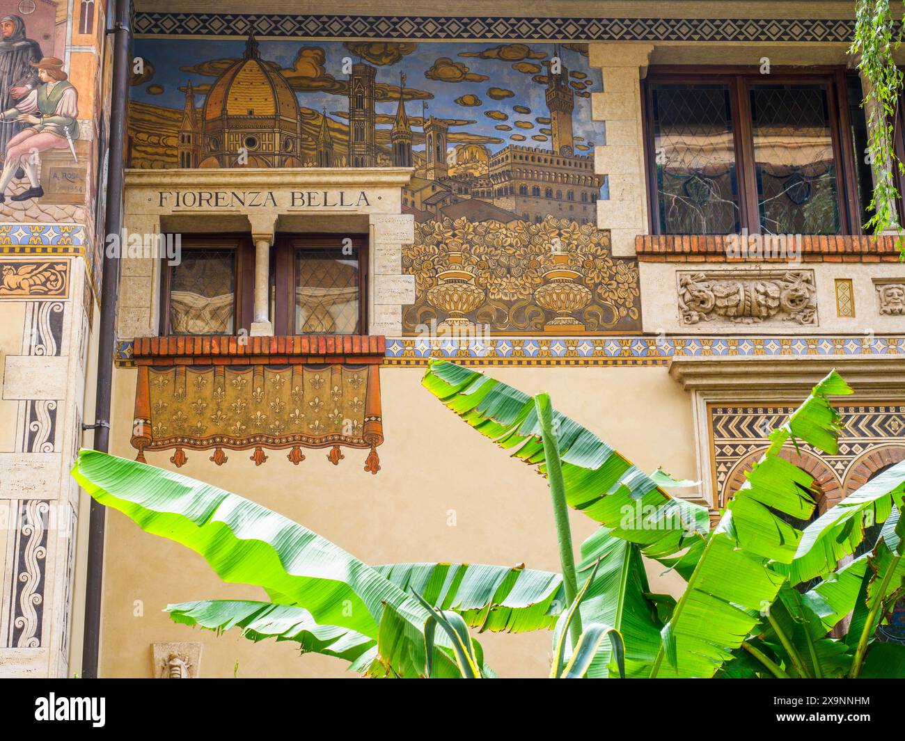 Détail de Villino delle Fate (Cottage des fées) dans le quartier Coppedè, un complexe de bâtiments de style Liberty dans le quartier Trieste de Rome, construit entre 1915 - 1927 - Rome, Italie Banque D'Images