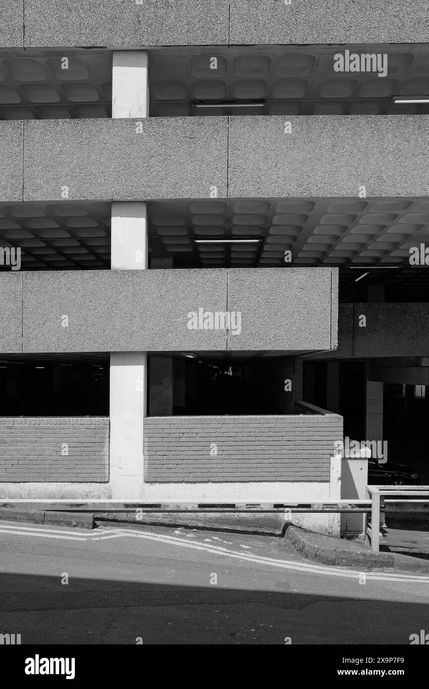 MOORFIELD À PLUSIEURS ÉTAGES PARKING CALENICK STREET TRURO TR1 2QD CORNWALL CONSTRUIT EN 1970 Banque D'Images