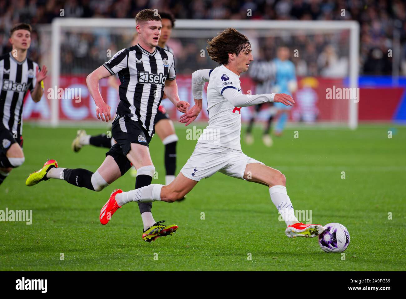 Bryan Gil de Tottenham contrôle le ballon lors de l'Exhibition match entre Tottenham et Newcastle au MCG le 22 mai 2024 à Melbourne, en Australie Banque D'Images