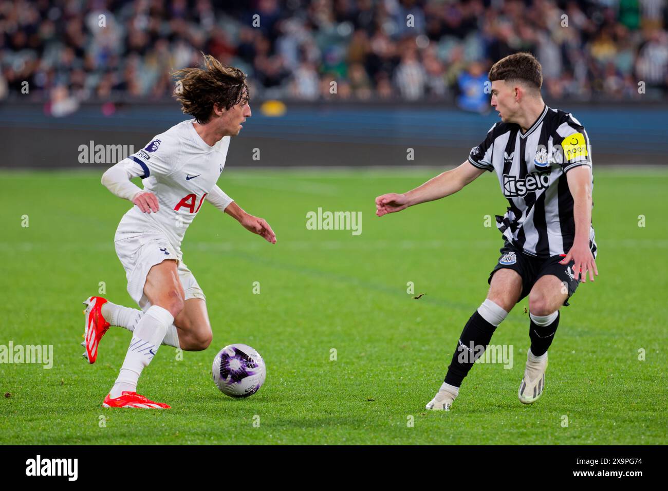 Bryan Gil de Tottenham contrôle le ballon lors de l'Exhibition match entre Tottenham et Newcastle au MCG le 22 mai 2024 à Melbourne, en Australie Banque D'Images