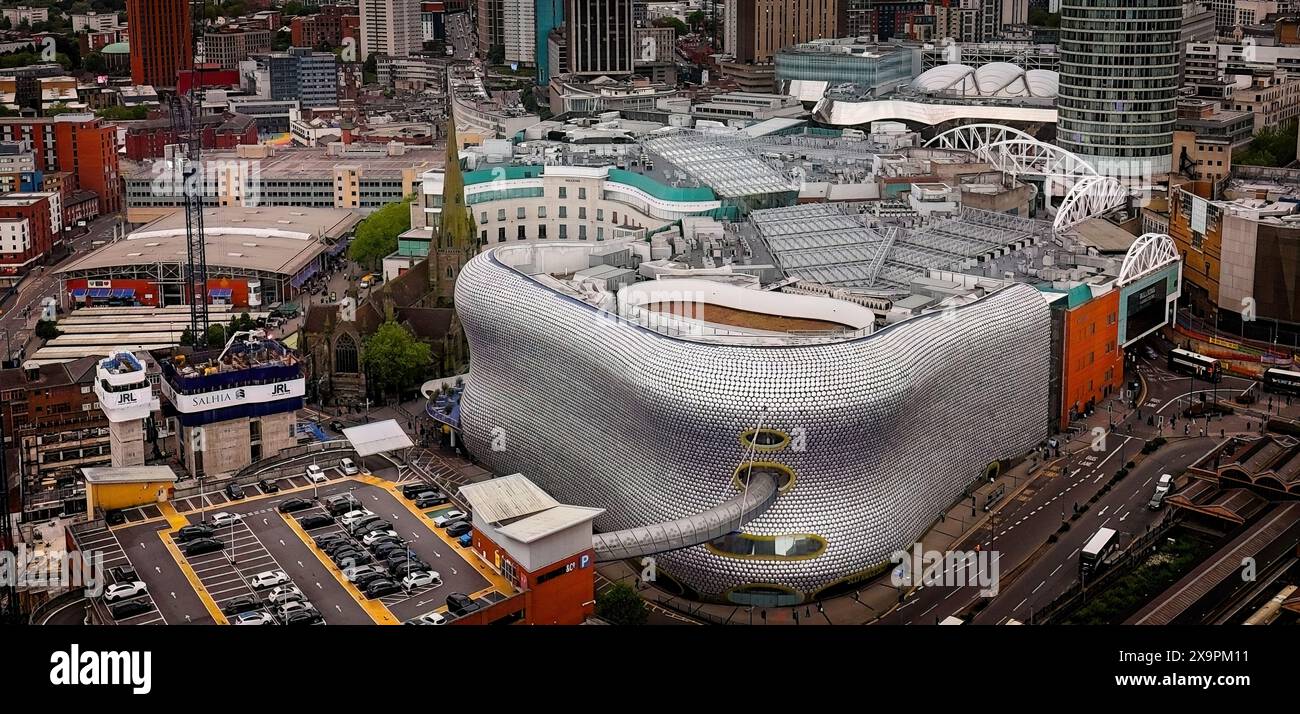 Vue aérienne de Birmingham avec arènes dans le centre-ville - BIRMINGHAM, ROYAUME-UNI - 24 MAI 2024 Banque D'Images