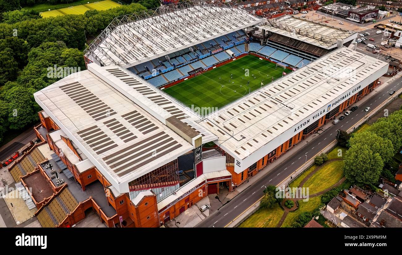 Villa Park - Aston Villa Football Club à Birmingham - vue aérienne - BIRMINGHAM, ROYAUME-UNI - 24 MAI 2024 Banque D'Images