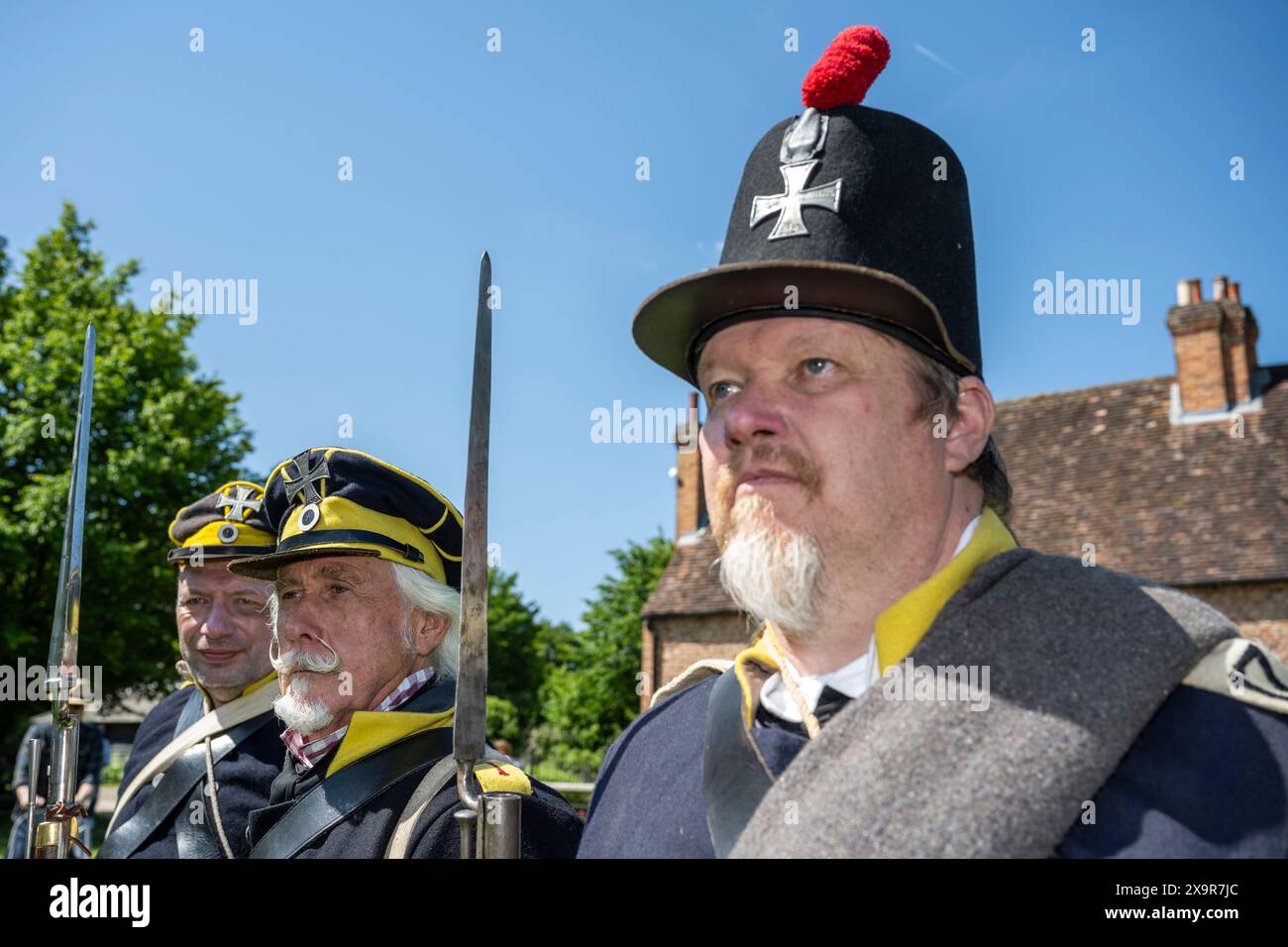 Chalfont, Royaume-Uni. 2 juin 2024. Les reconstituteurs de l'artillerie prussienne participent au week-end Napoleonic Living History au Chiltern Open Air Museum (COAM). Environ 100 reconstituteurs de l'Association napoléonienne font revivre les campements militaires des armées de Wellington, Blucher et Napoléon. COAM raconte l’histoire de la région des Chilterns à travers la préservation des bâtiments historiques, des paysages et de la culture. Credit : Stephen Chung / Alamy Live News Banque D'Images