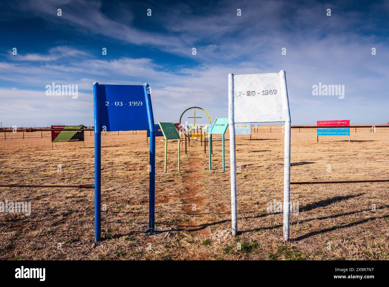 Installation artistique de sculpture en métal intitulée Stoner Patriot Peace Garden of All Faith à Amarillo, Texas. Banque D'Images