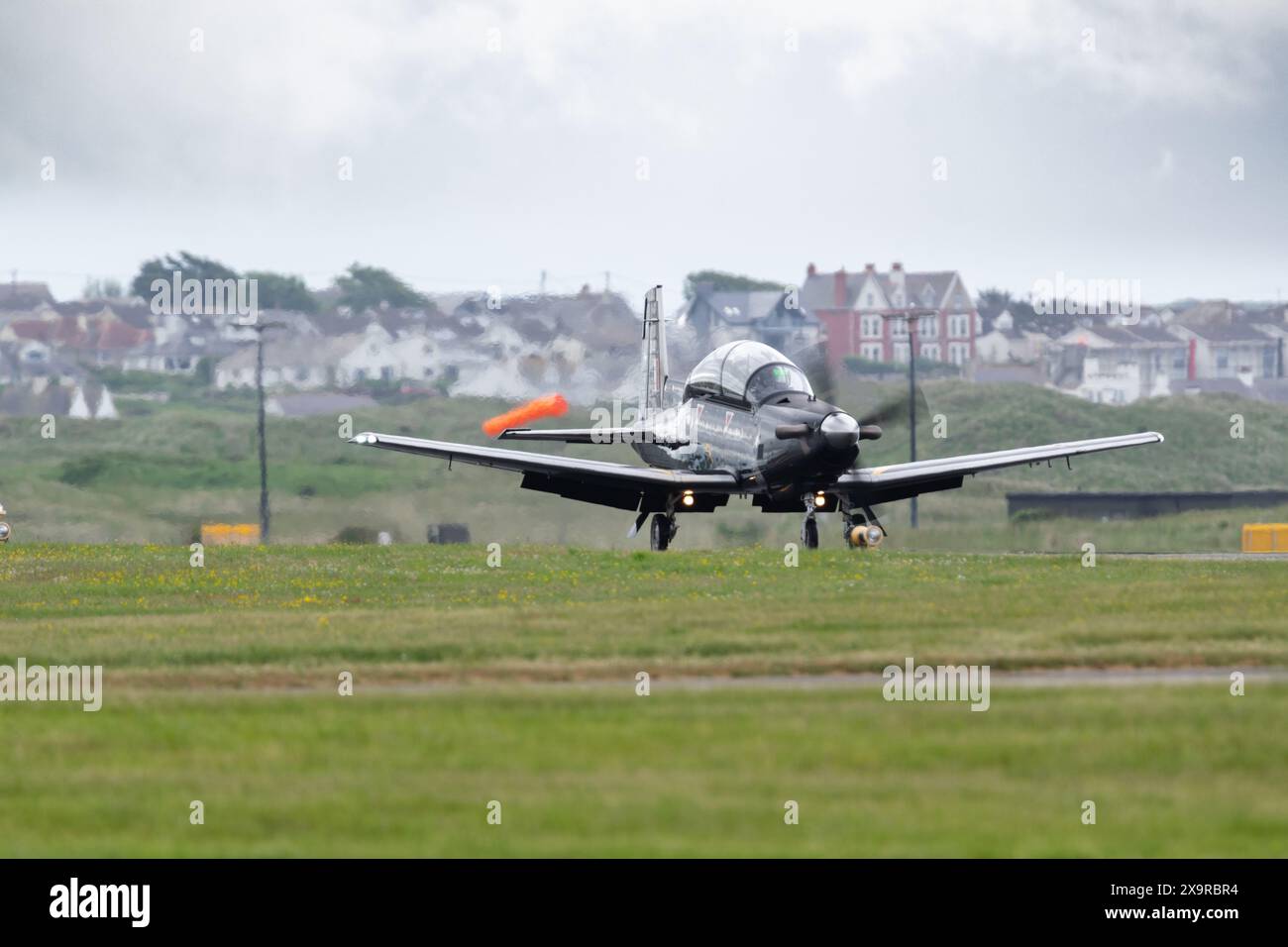 ZM341 - taxis Beechcraft T6C Texan II de la Royal Air Force à RAF Valley, Anglesey, pays de Galles Banque D'Images