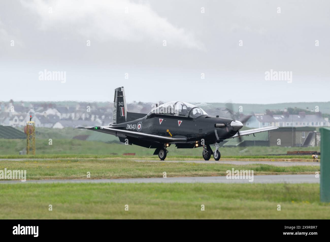 ZM343 - taxis Beechcraft T6C Texan II de la Royal Air Force à RAF Valley, Anglesey, pays de Galles Banque D'Images