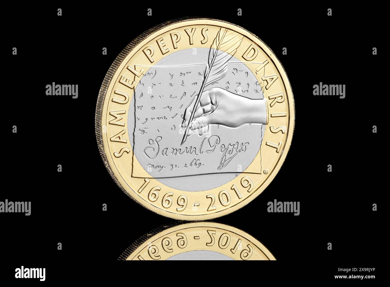 Pièce de 2019 £ 2 pour commémorer 350 ans depuis la dernière entrée du Samuel Pepys Diary. L'avers présente l'effigie de Jody Clarks de la reine Elizabeth II Banque D'Images