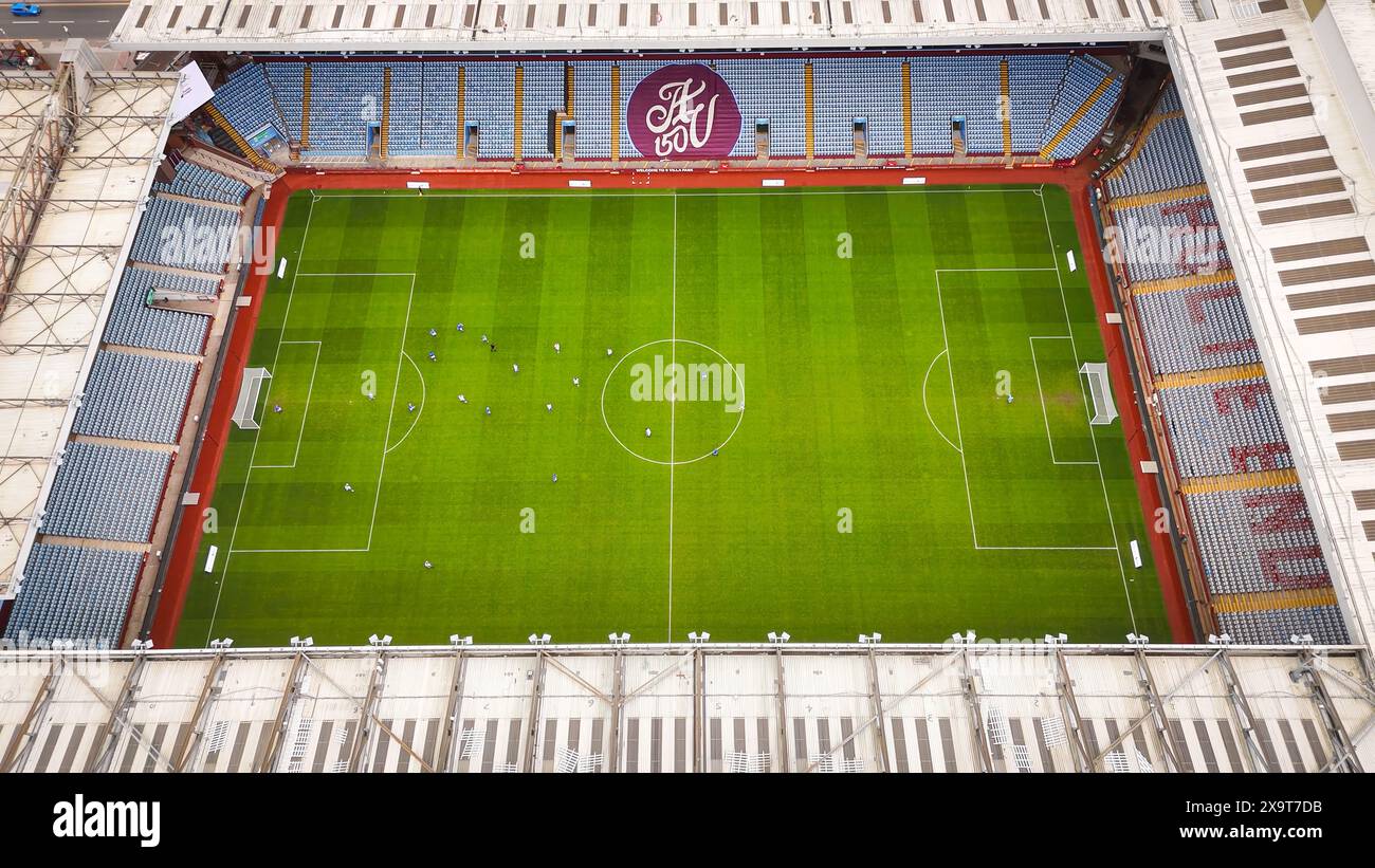 Villa Park Stadium d'Aston Villa vue d'en haut - domicile de l'Aston Villa Football Club - BIRMINGHAM, ROYAUME-UNI - 22 MAI 2024 Banque D'Images