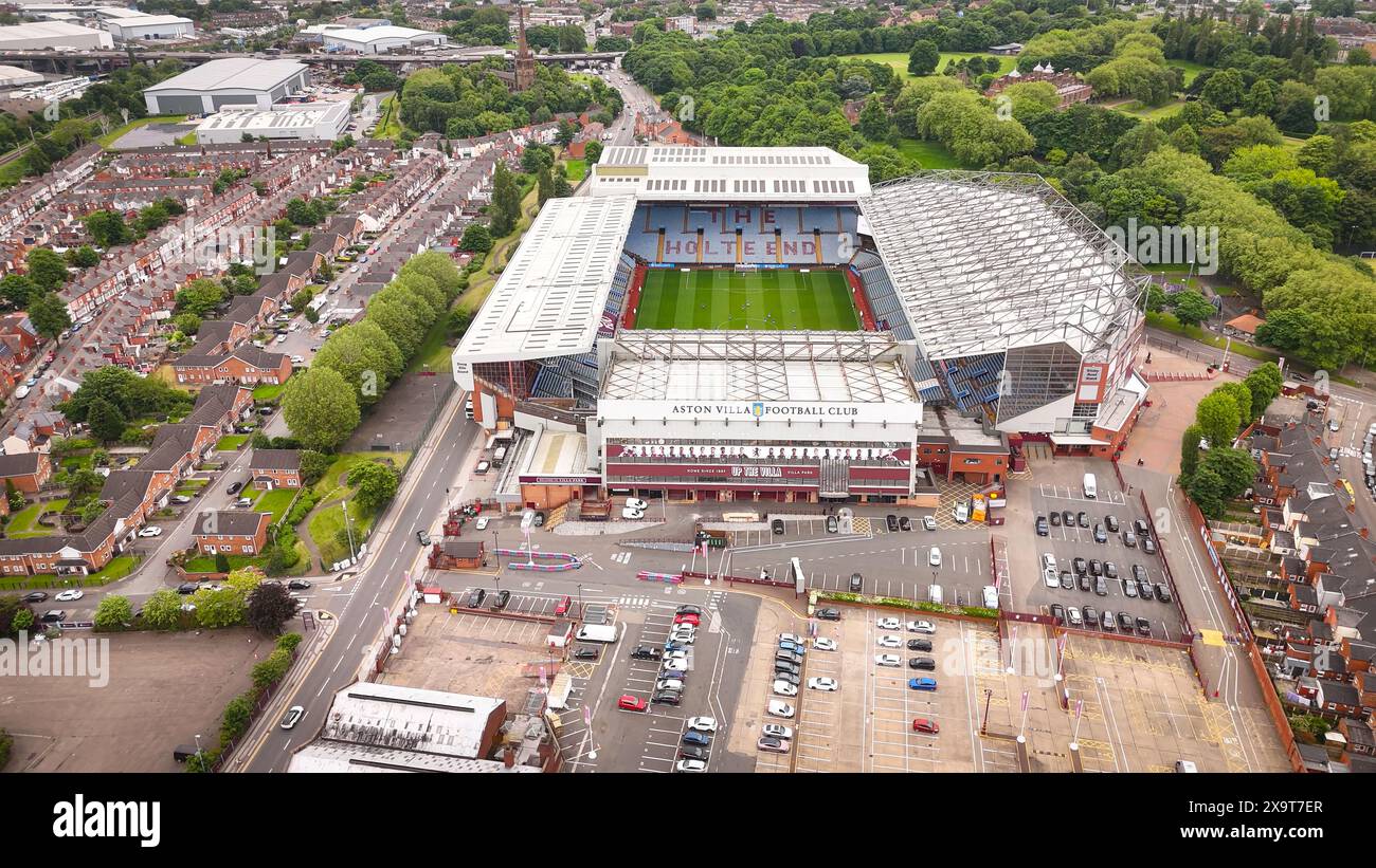 Villa Park Stadium d'Aston Villa vue d'en haut - domicile de l'Aston Villa Football Club - BIRMINGHAM, ROYAUME-UNI - 22 MAI 2024 Banque D'Images