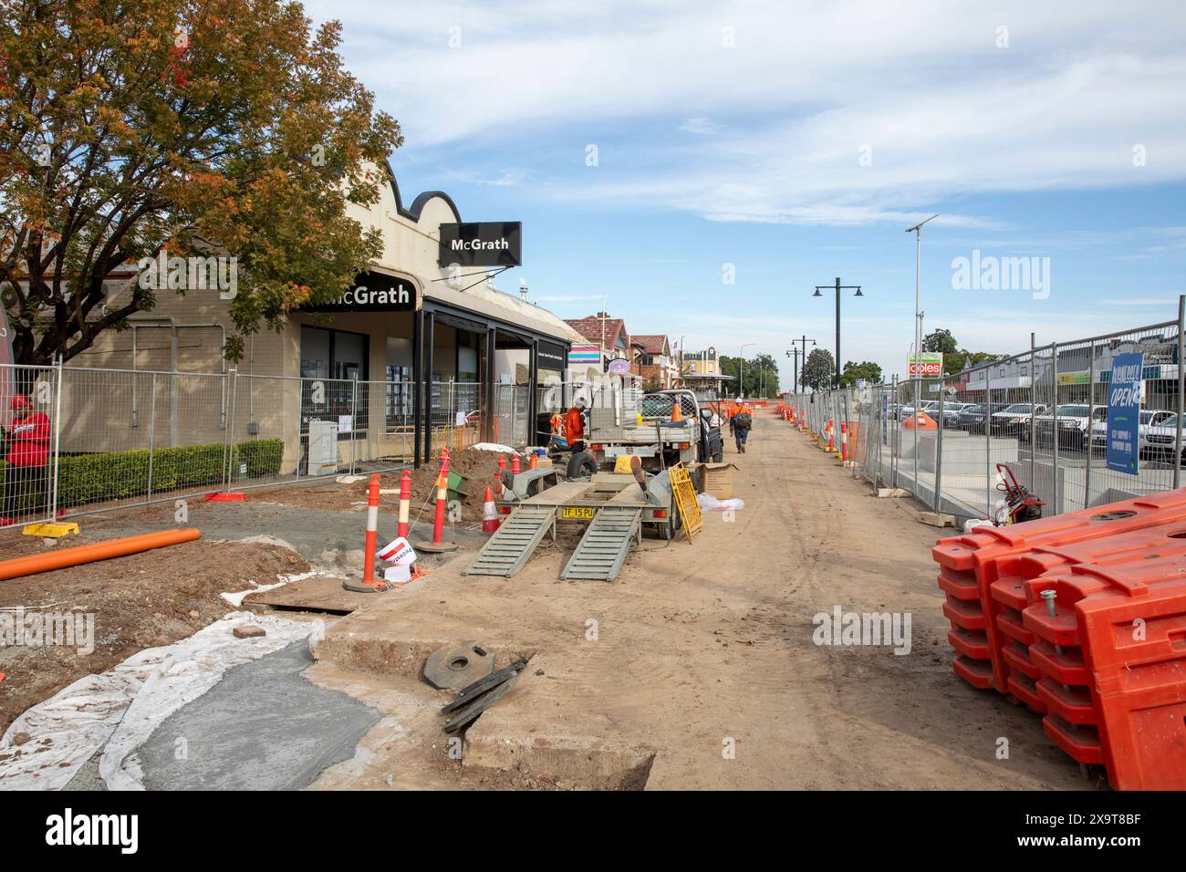 Centre-ville de Scone avec des travaux d'amélioration en cours, Scone est la capitale des courses hippiques de l'Australie, Nouvelle-Galles du Sud, Australie Banque D'Images