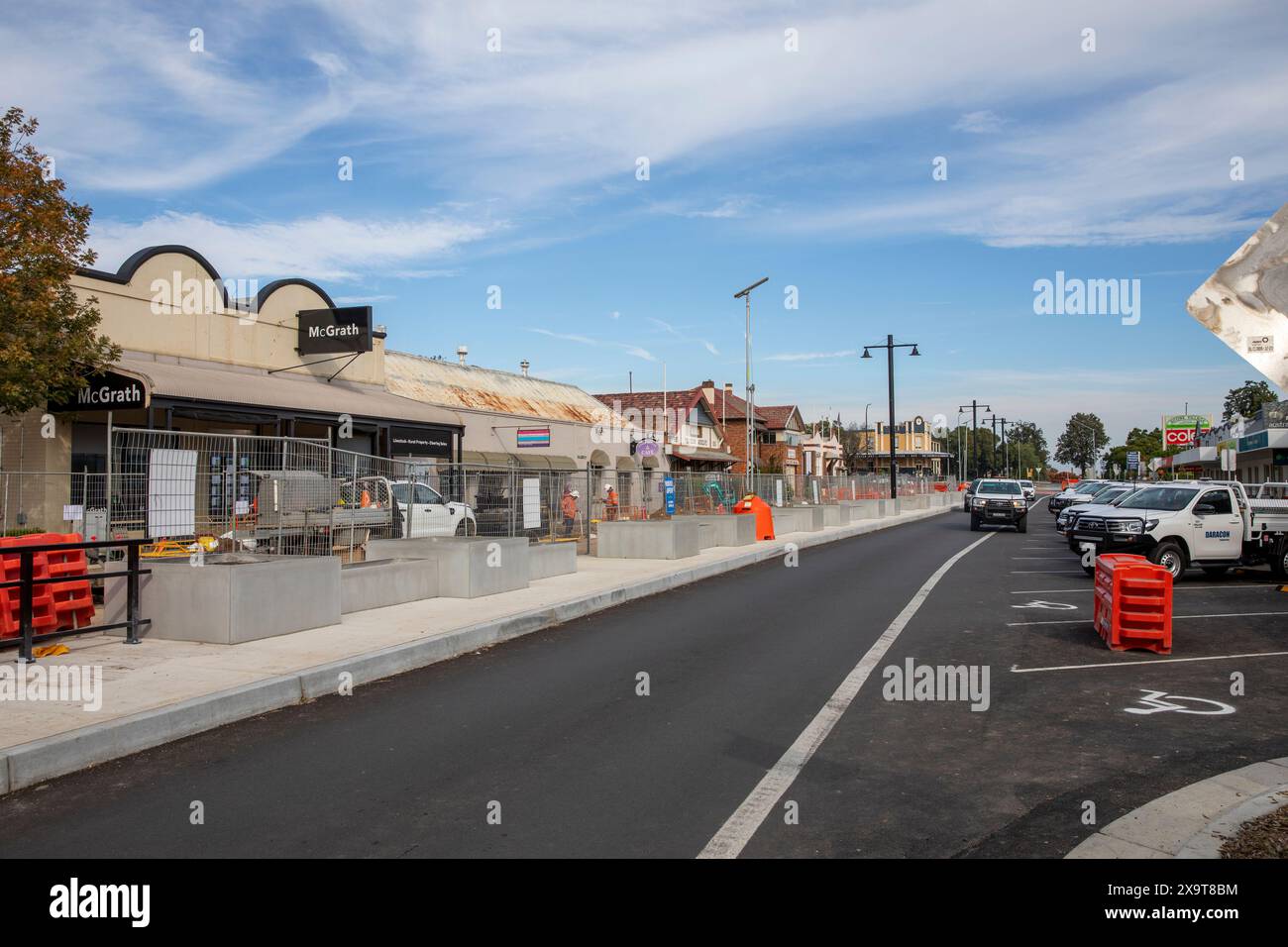Centre-ville de Scone avec des travaux d'amélioration en cours, Scone est la capitale des courses hippiques de l'Australie, Nouvelle-Galles du Sud, Australie Banque D'Images