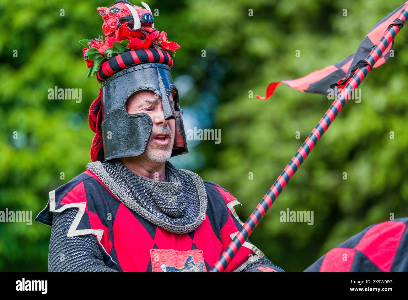 Sir Jasper à sa tête. The Joust, Cardiff, Royaume-Uni. 15 juin 2019 Banque D'Images