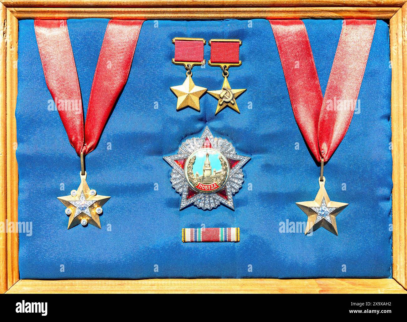Ordre de la victoire, étoiles d'or du héros de l'Union soviétique et du travail socialiste. Étoiles du cou de mashal et général de l'armée. Prix soviétiques Banque D'Images