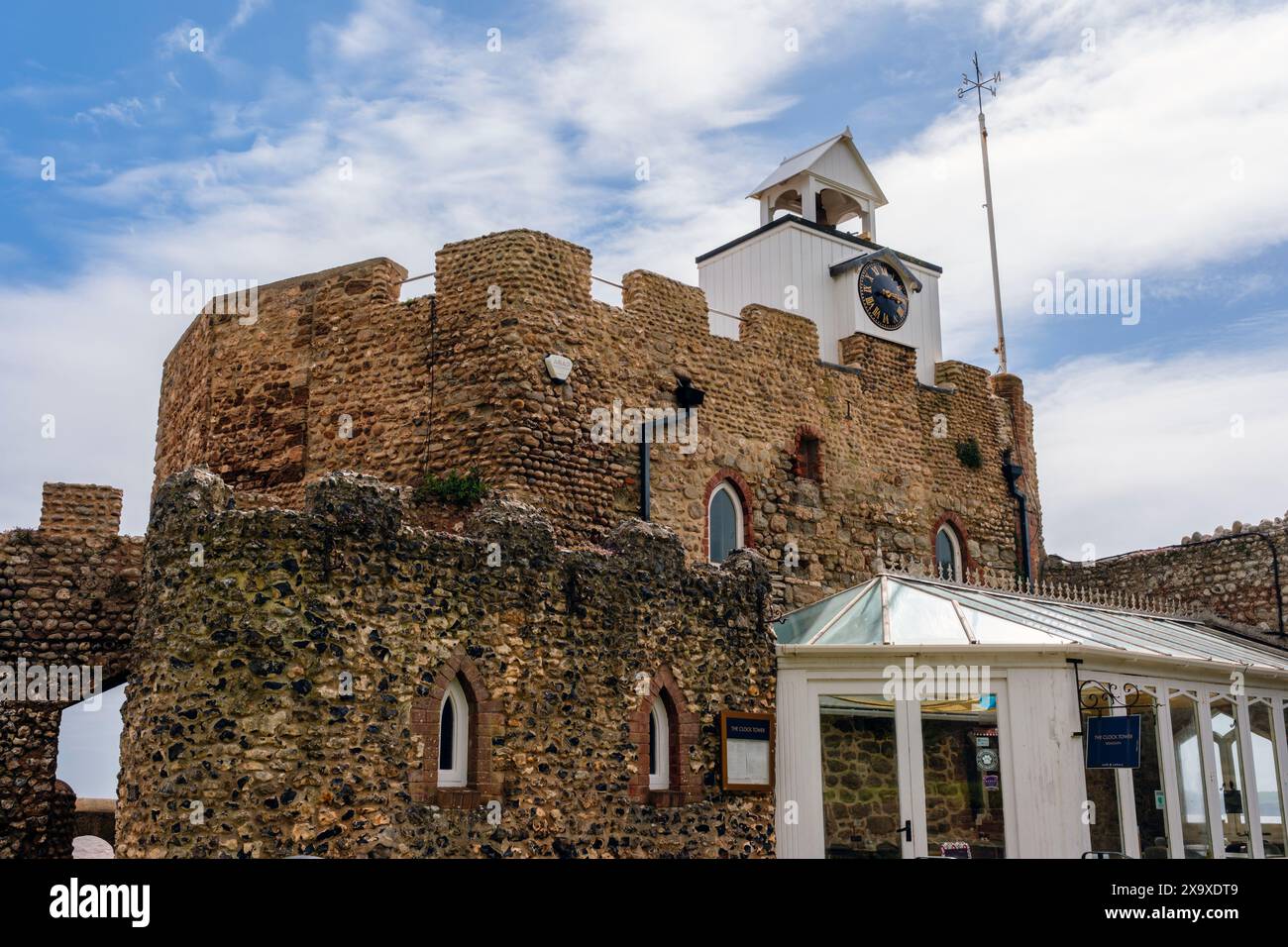 The Clock Tower and café , Connaught Gardens, Sidmouth, Devon Banque D'Images