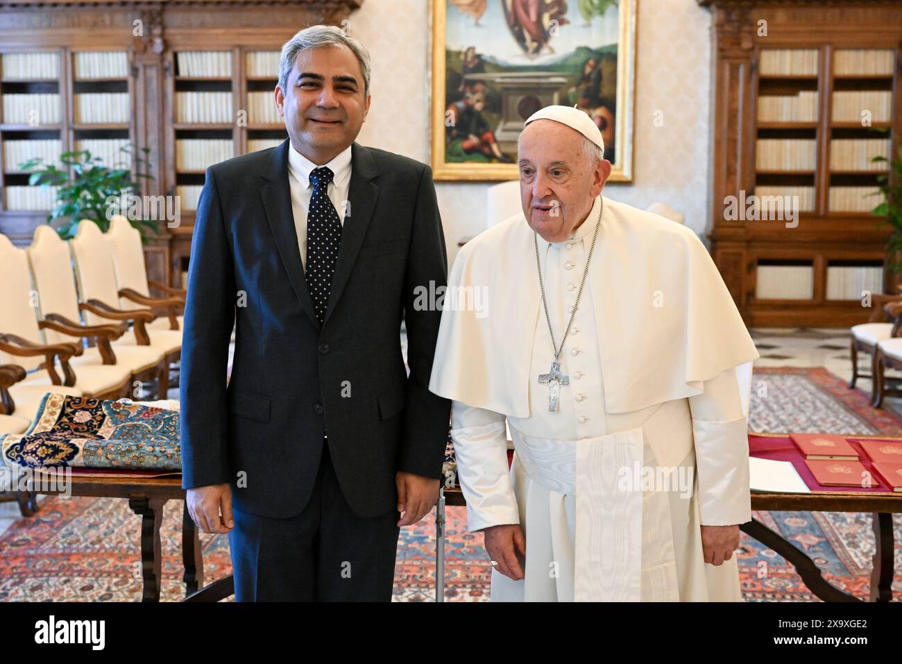 Vatican, Vatican. 03 juin 2024. **NON LIBRI** Italie, Rome, Vatican, 2024/6/3. Le pape François reçoit en audience privée MM. Naqvi Mohsin, ministre de l’intérieur du Pakistan au Vatican. Photographie des MÉDIAS DU VATICAN / photo de presse catholique / Hans Lucas. Crédit : Agence photo indépendante/Alamy Live News Banque D'Images