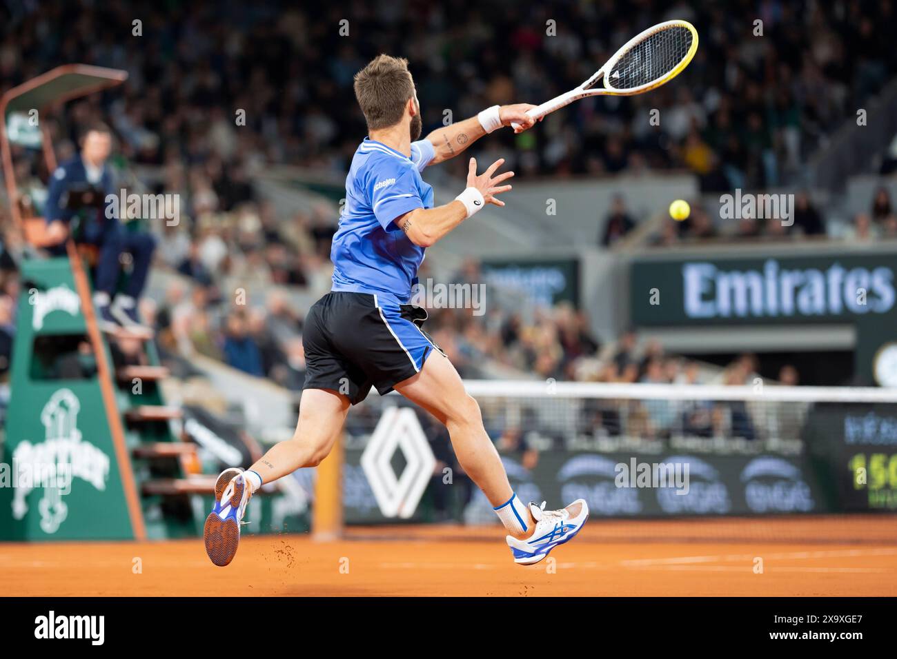 PARIS, FRANCE - 2 JUIN : Corentin Moutet de France en action lors du jour 8 de l'Open de France 2024 à Roland Garros le 2 juin 2024 à Paris, France. (Photo de Marleen Fouchier/Agence BSR) Banque D'Images