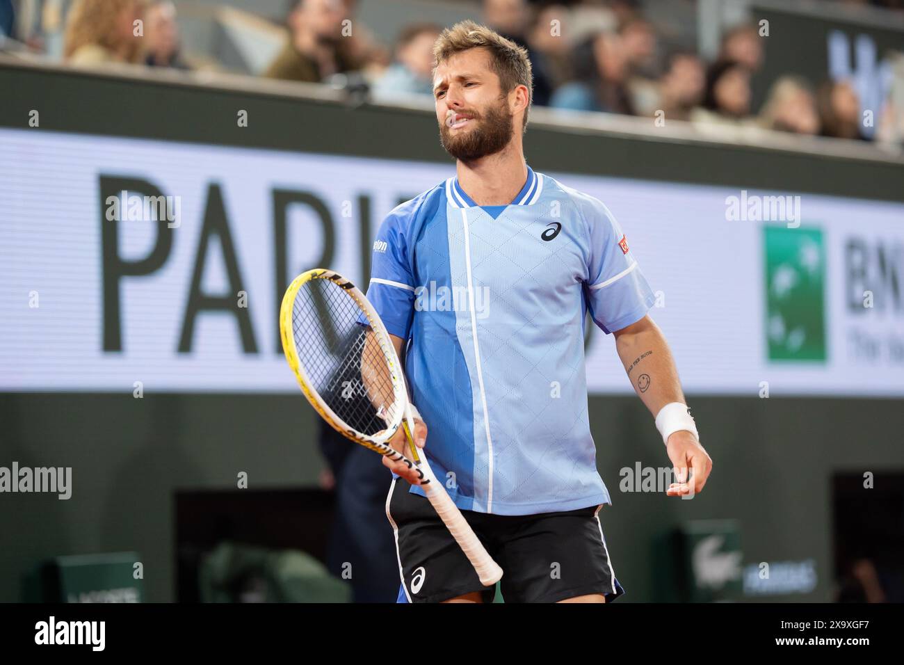 PARIS, FRANCE - 2 JUIN : Corentin Moutet réagit lors du 8e jour de l'Open de France 2024 à Roland Garros le 2 juin 2024 à Paris, France. (Photo de Marleen Fouchier/Agence BSR) Banque D'Images