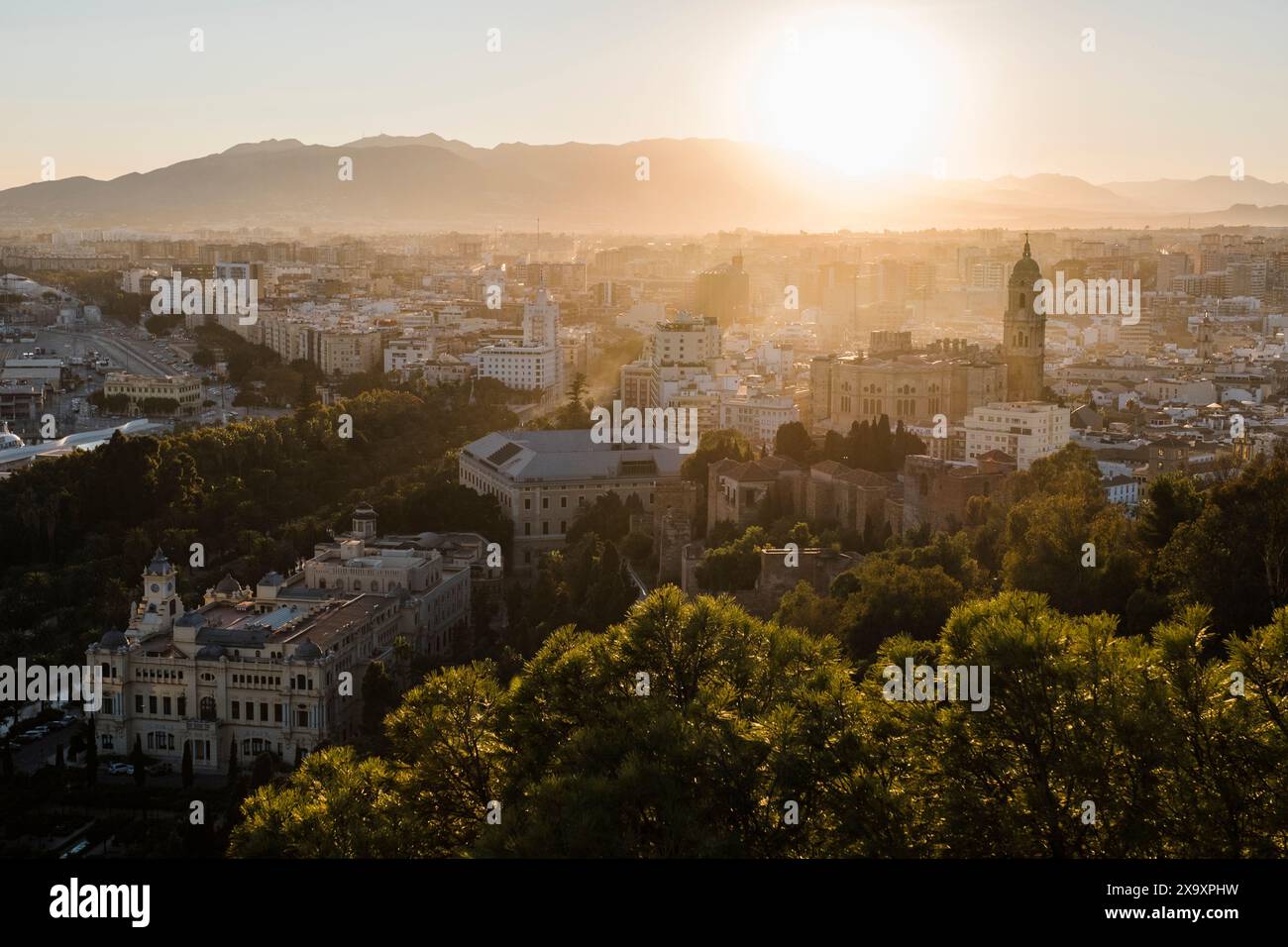 Coucher de soleil à Malaga. Banque D'Images