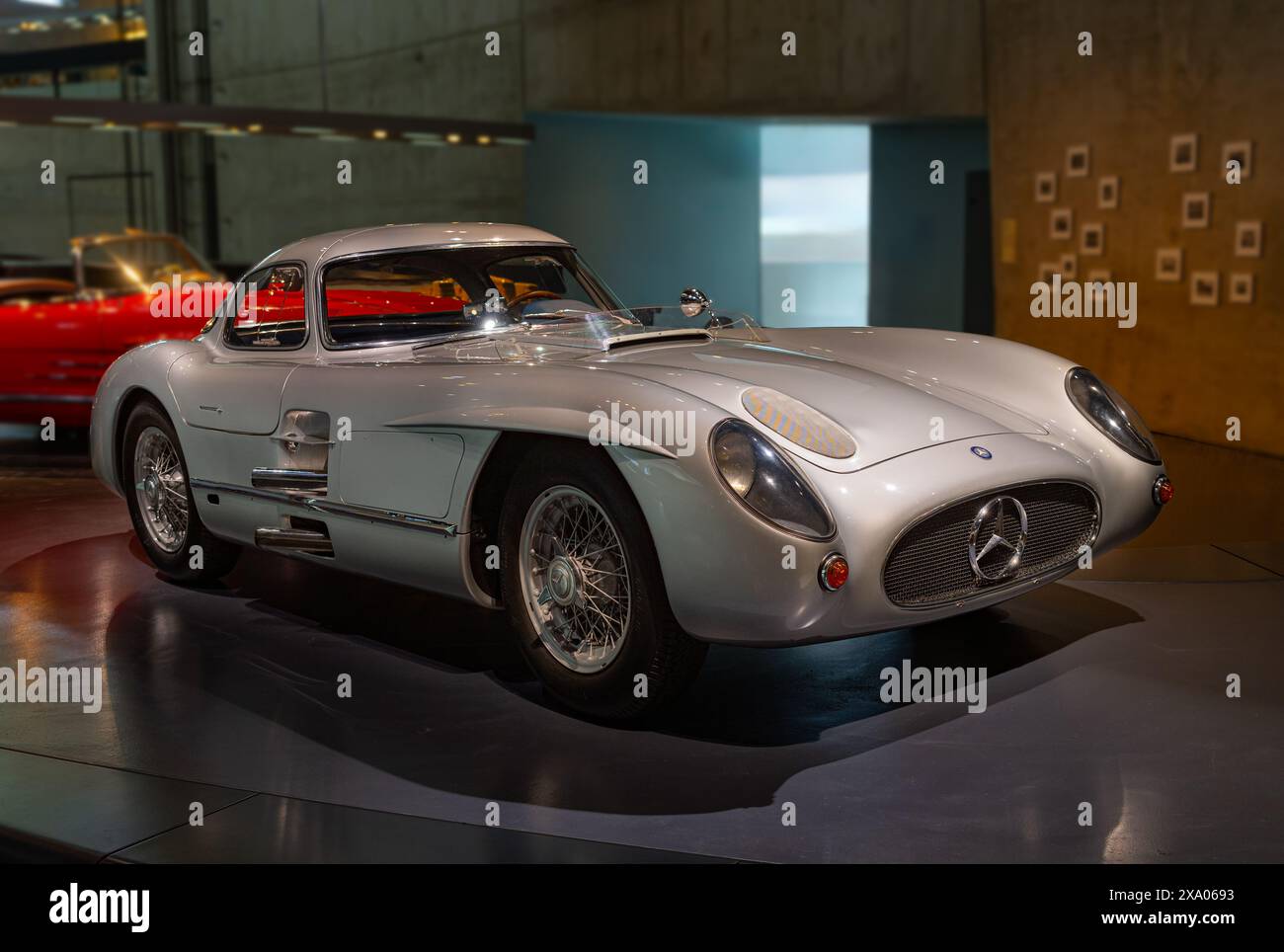 Mercedes Benz 300 SLR, Uhlenhaut coupé, 302 CH, (1955). Musée Mercedes Benz, Mercedes-Benz World à Stuttgart, Baden Wuertemberg, Allemagne, Europe Banque D'Images