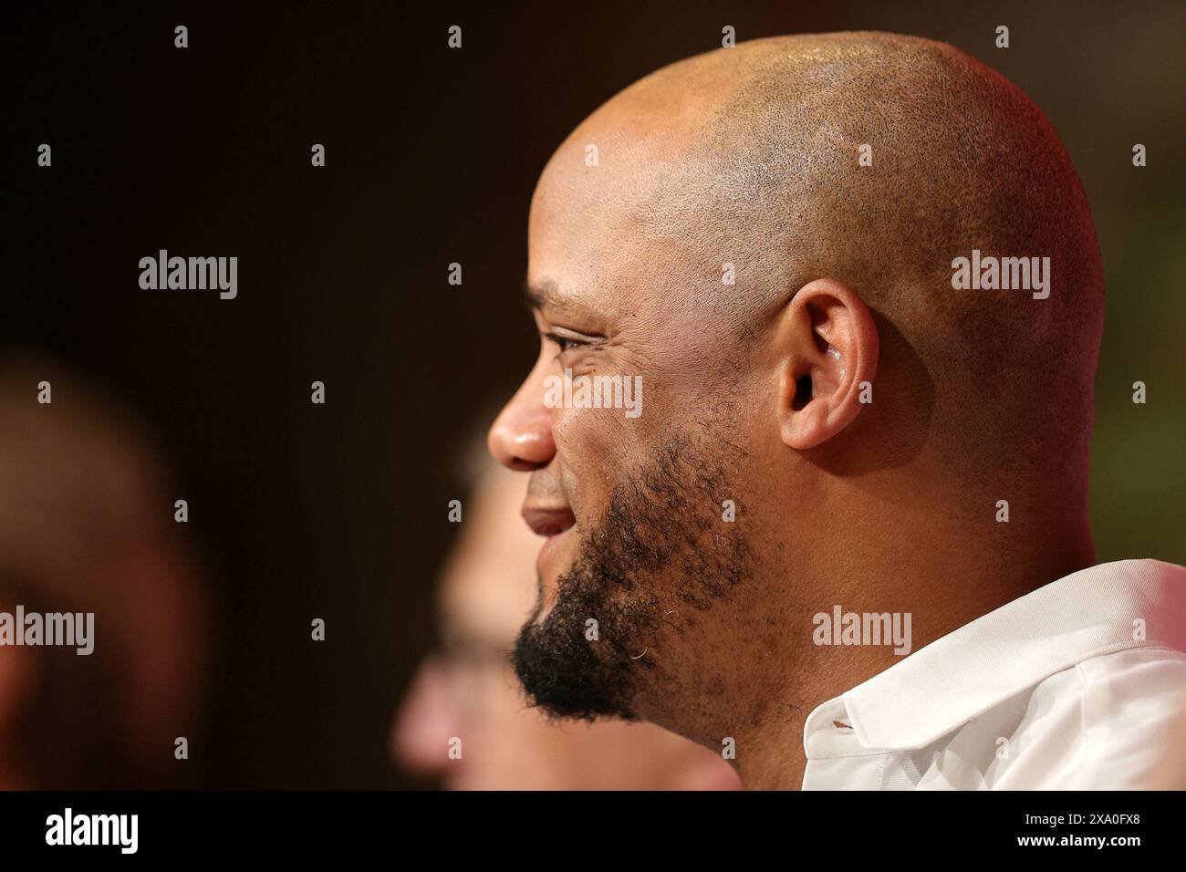 Munich, Deutschland. 30 mai 2024. firo : 30.05.2024, football, football, 1. Ligue, 1. Bundesliga, présentation de Vincent Kompany en tant que nouvel entraîneur du FC Bayern Munich, entraîneur Vincent Kompany, FC Bayern Munich, FCB, Bayern, Munchen, PK, conférence de presse, demi-chiffre, crédit : dpa/Alamy Live News Banque D'Images