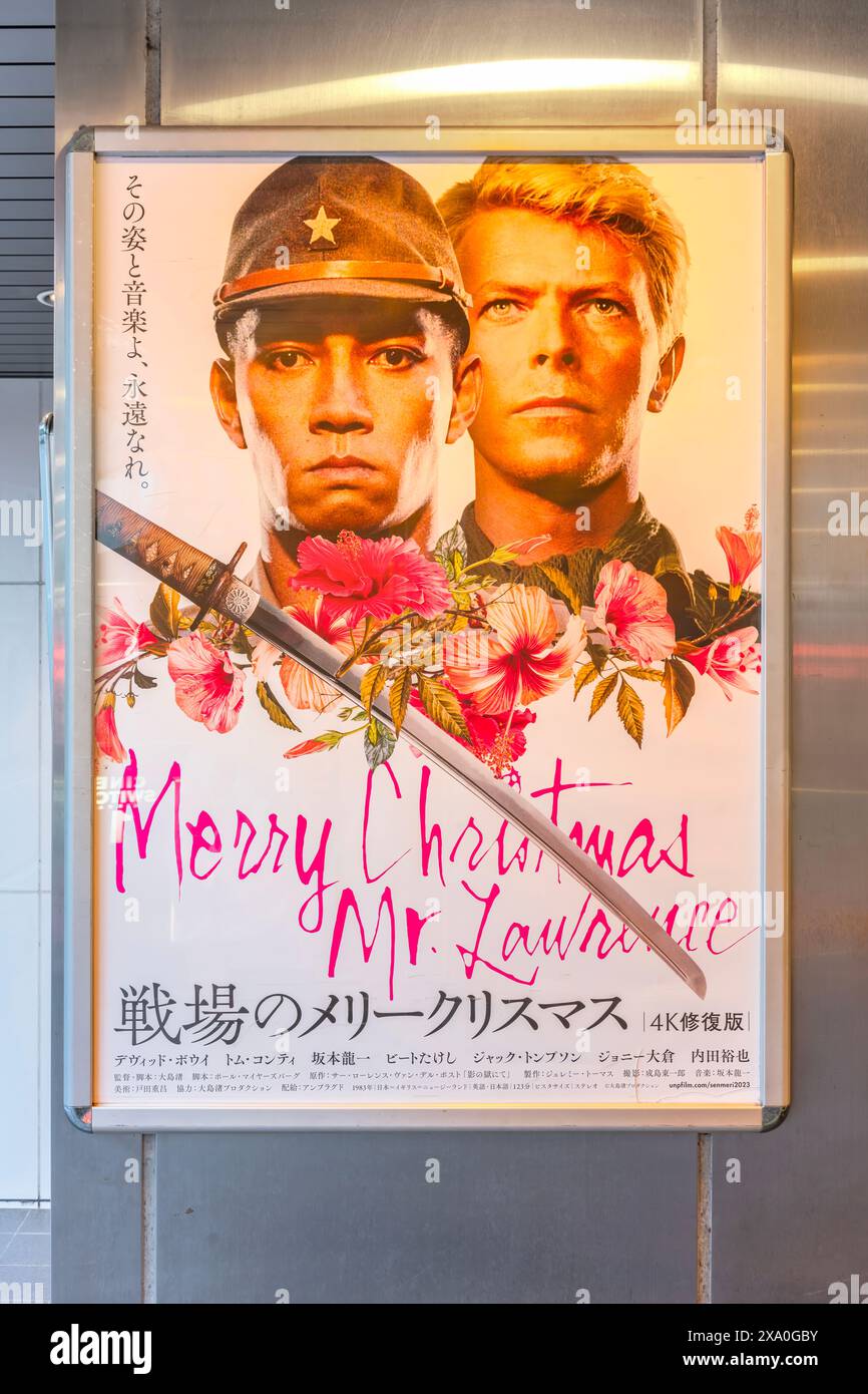 tokyo, ginza - 17 mai 2024 : affiche japonaise pour la version restaurée 4K du film Merry Christmas de Nagisa Oshima, Mr. Lawrence, sorti en 1983 featuri Banque D'Images