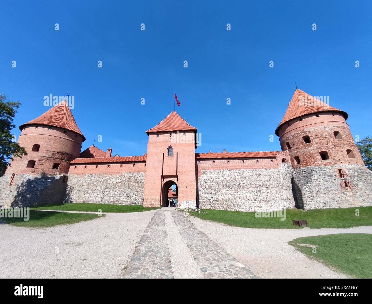 Un gros plan de la structure de toit orange du château de Trakai en Lituanie Banque D'Images