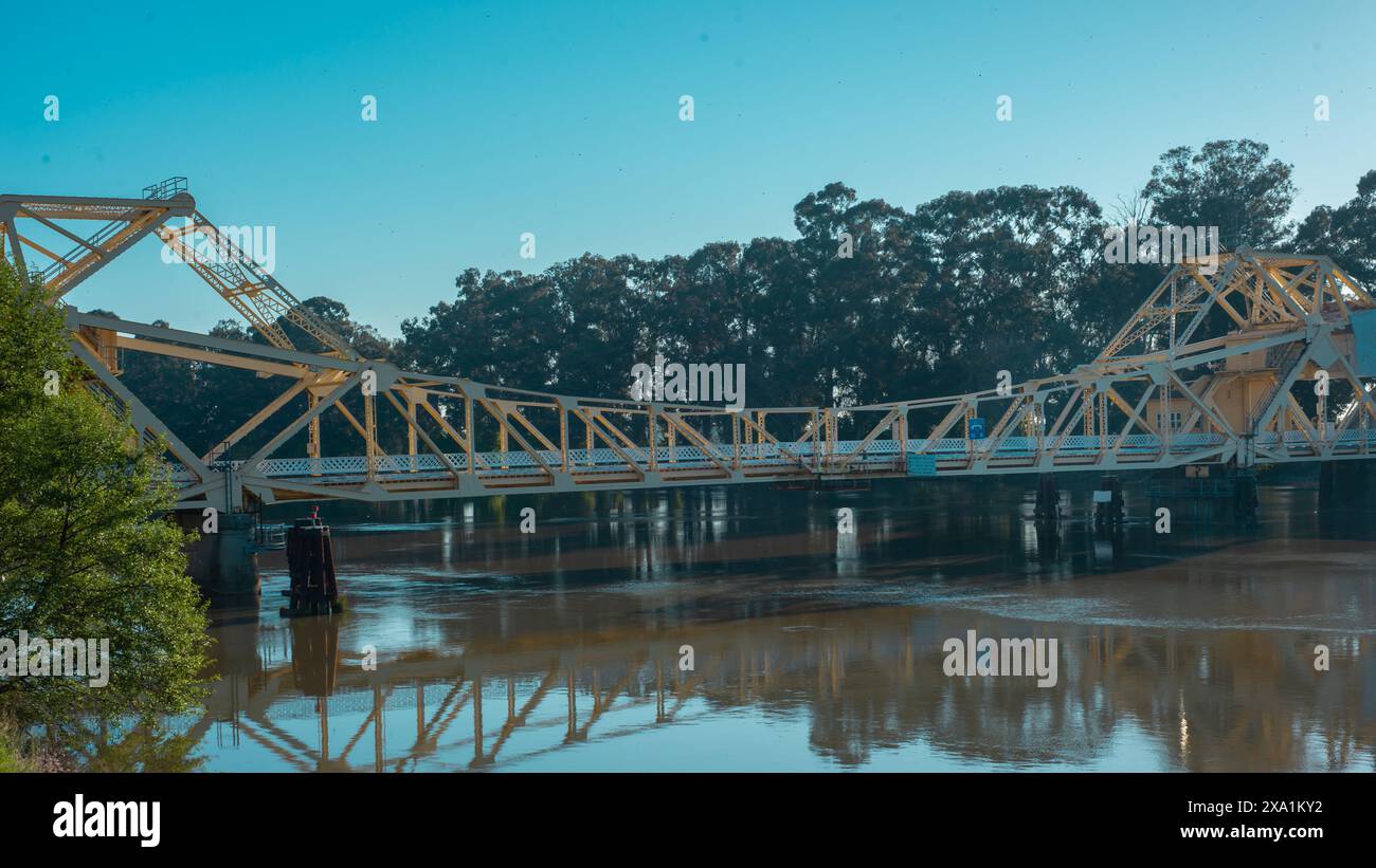 Le pont Isleton sur la rivière Sacramento Banque D'Images