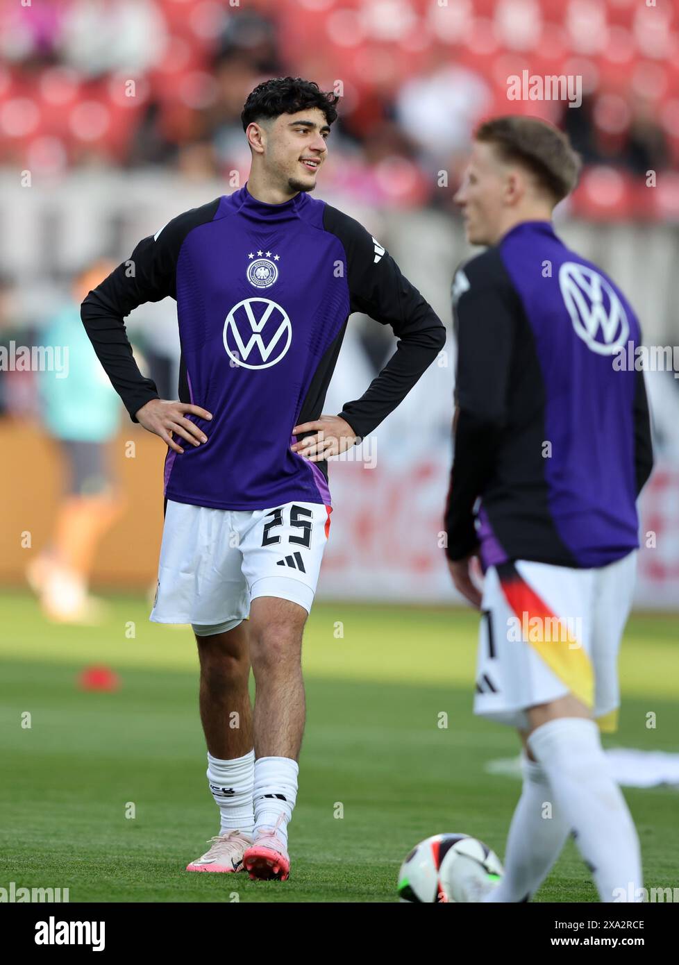 NUREMBERG, ALLEMAGNE - 03 JUIN : Aleksander Pavlovic d'Allemagne avant le match amical international entre l'Allemagne et l'Ukraine au Max-Morlock-Stadion le 03 juin 2024 à Nuremberg, Allemagne. © diebilderwelt / Alamy Stock Banque D'Images