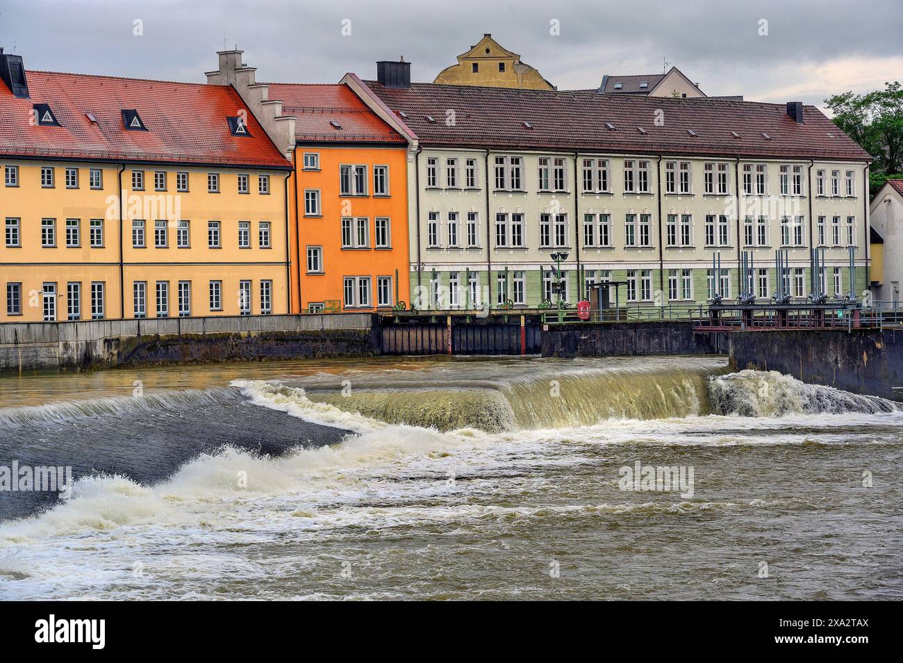 Inondation du barrage Iller Ueberlandwerk, Kempten, Allgaeu, Souabe, Bavière, Allemagne Banque D'Images