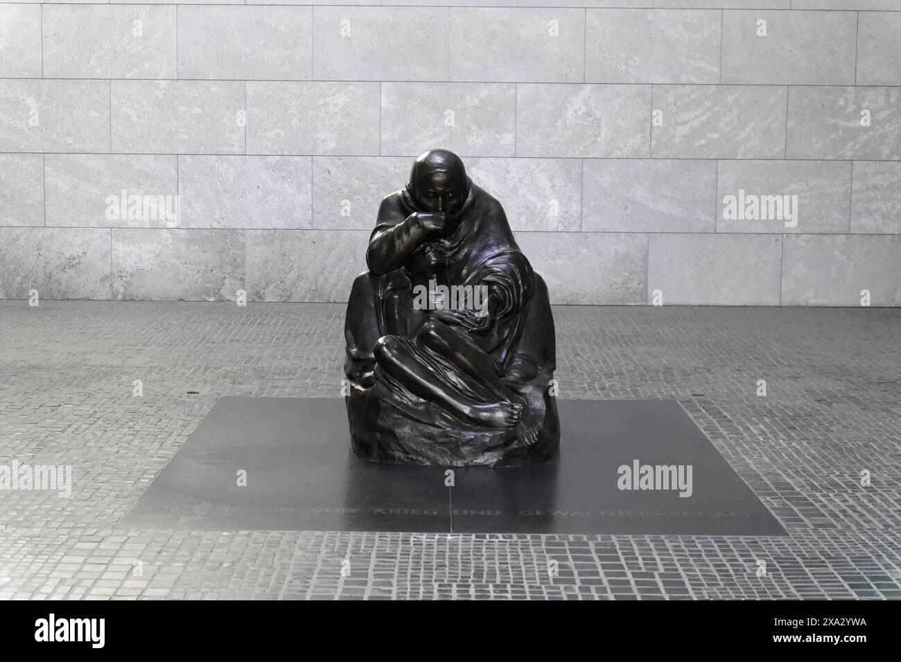 Pieta de Kaethe Kollwitz dans la Schinkelbau Neue Wache unter den Linden à Berlin, Berlin, Allemagne, Europe, Une sculpture en bronze à Berlin qui se trouve Banque D'Images