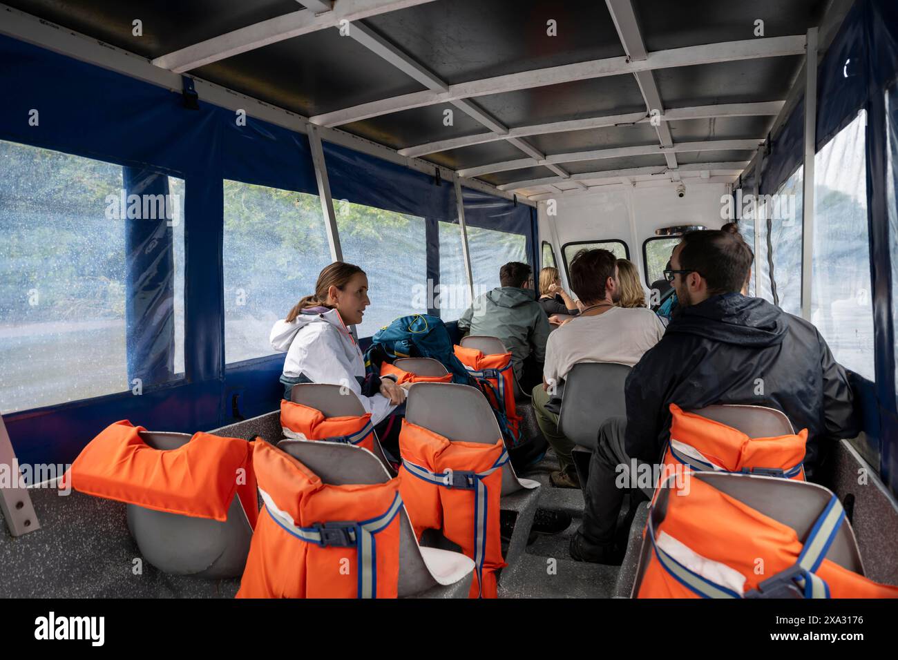 Touristes sur un bateau taxi, Parc National du Corcovado, Costa Rica Banque D'Images