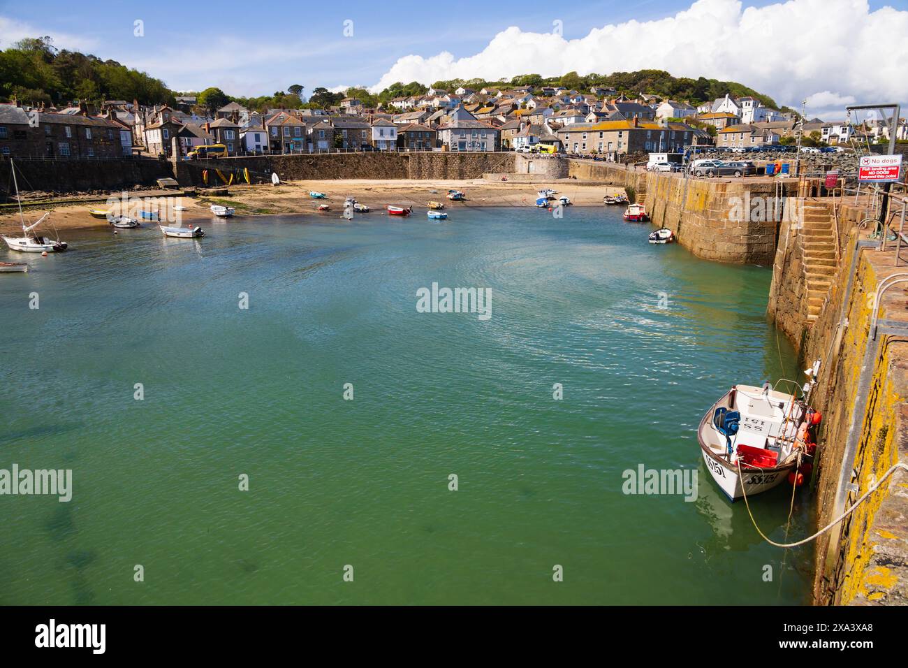 Le pittoresque village de pêcheurs de Mousehole, Cornouailles, West Country, Angleterre Banque D'Images