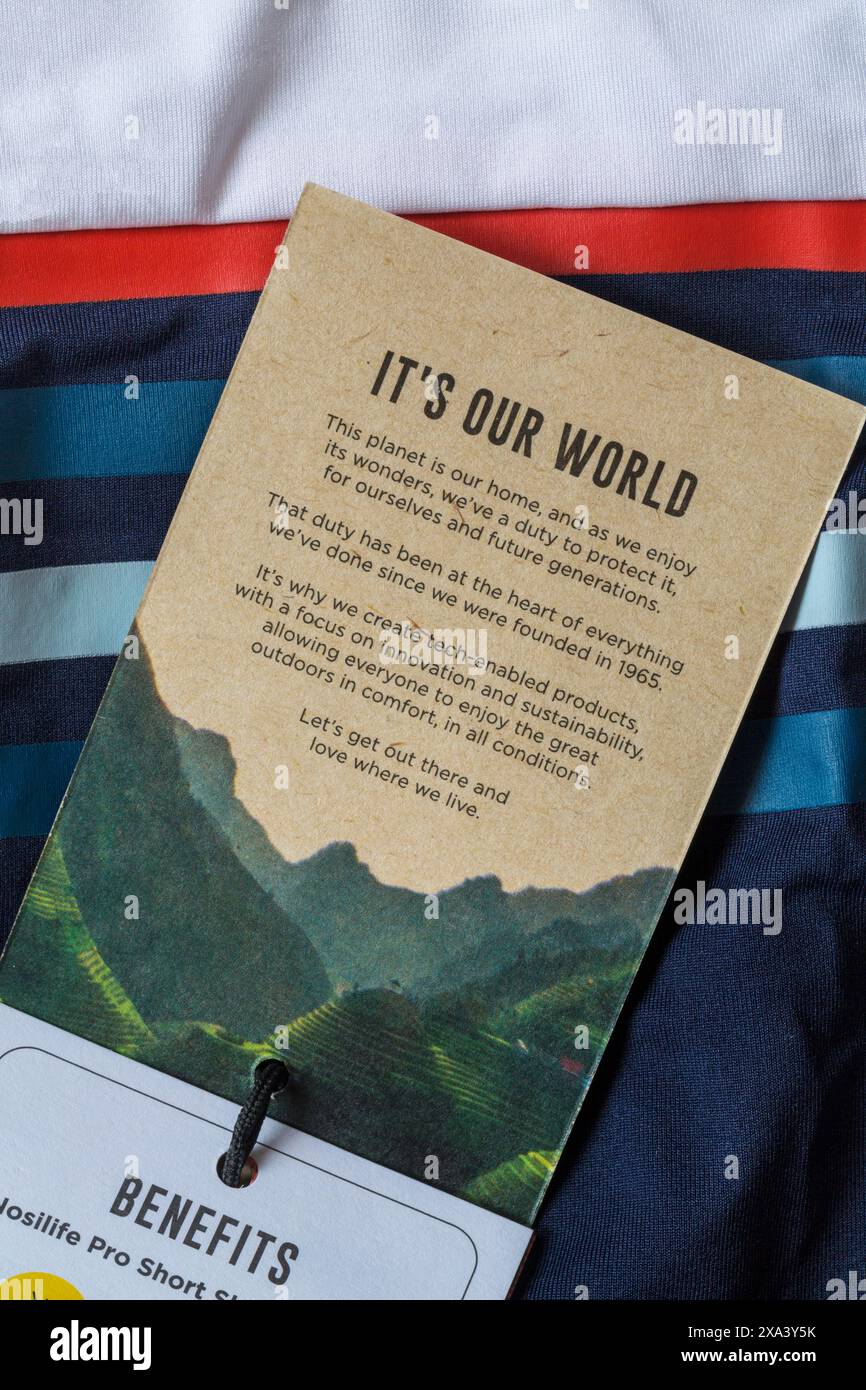 C'est notre label World sur le t-shirt Craghoppers Nosilife Pro manches courtes Polo Banque D'Images