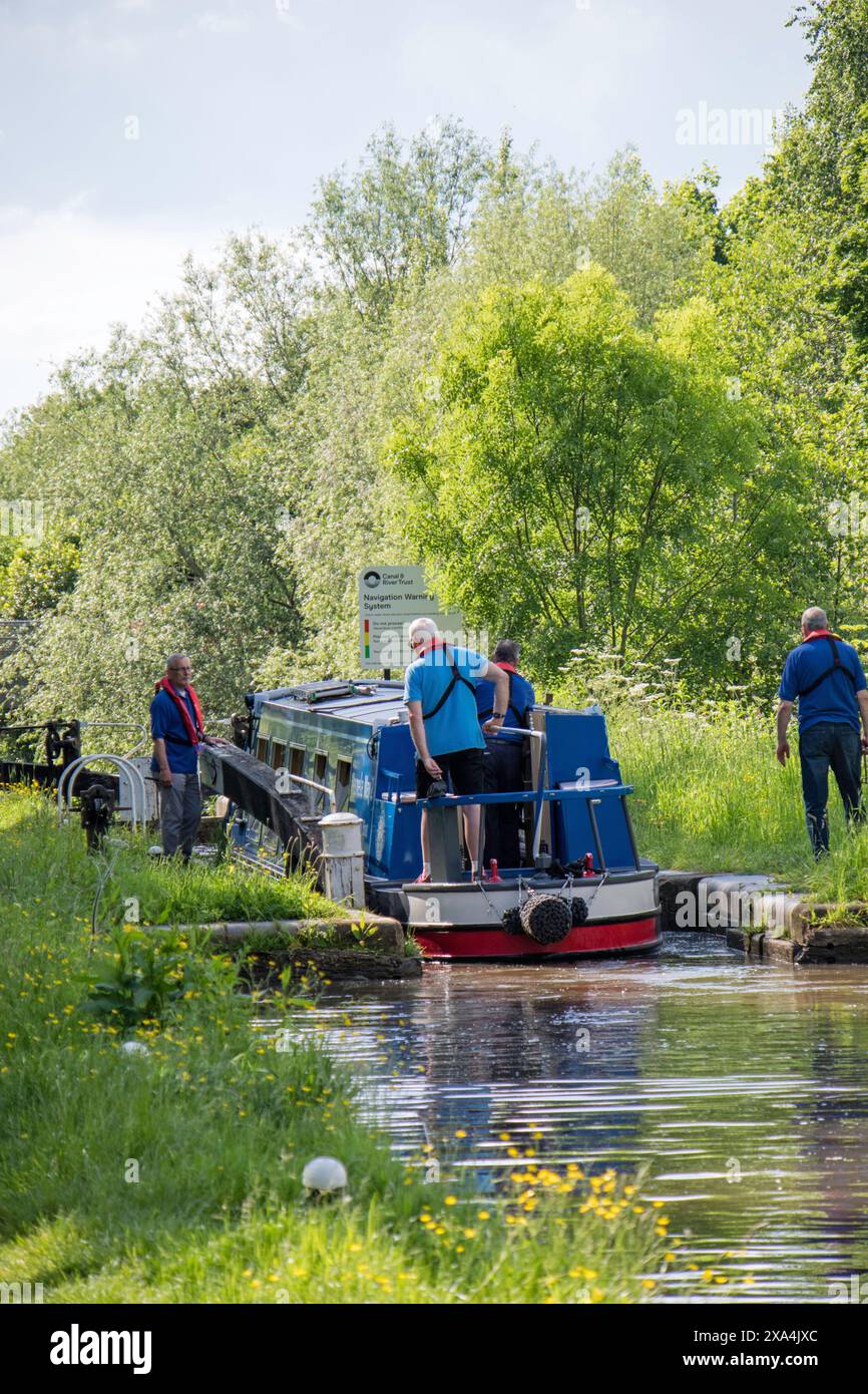 Le Droitwich Junction canal entre Hanbury et Droitwich, Worcestershire, Angleterre, Royaume-Uni Banque D'Images