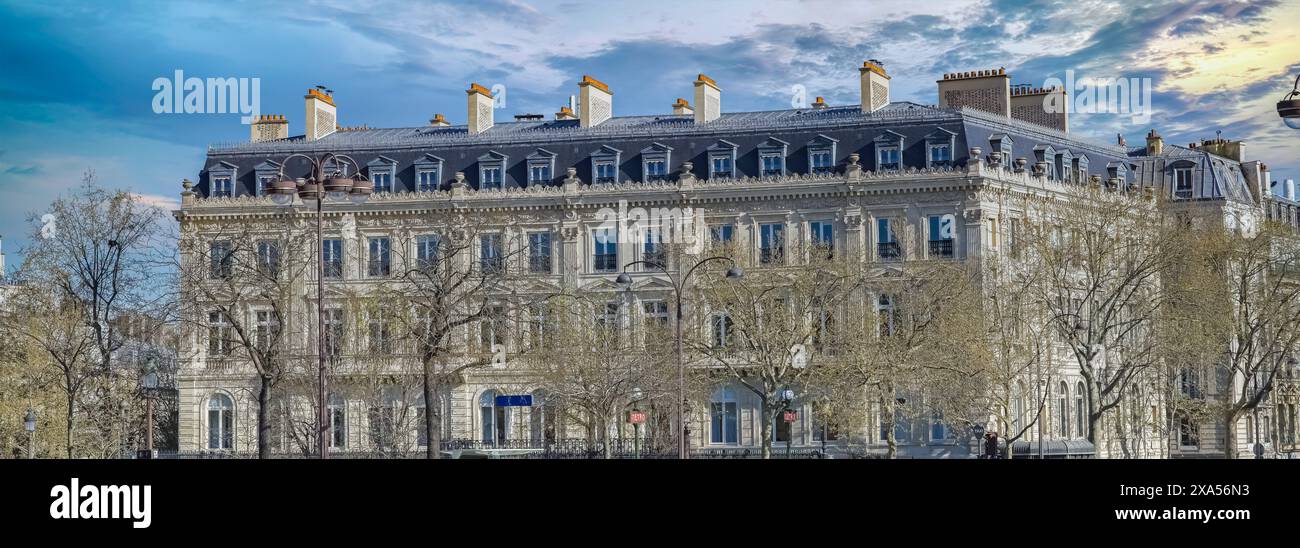 Paris, un bel immeuble, place Charles-de-Gaulle, quartier luxueux Banque D'Images