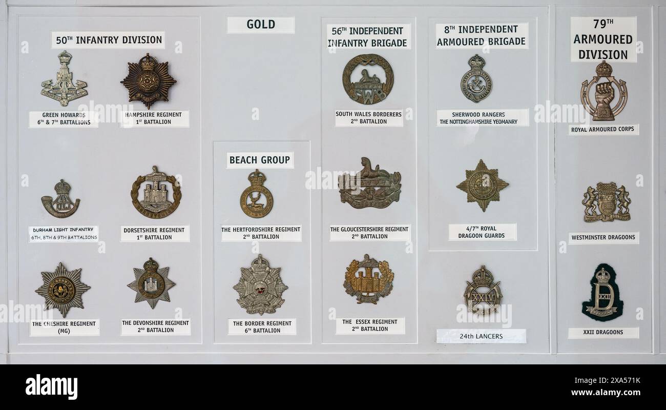 Détail des médailles et des insignes de la seconde Guerre mondiale des badges britanniques de la casquette d-Day Banque D'Images