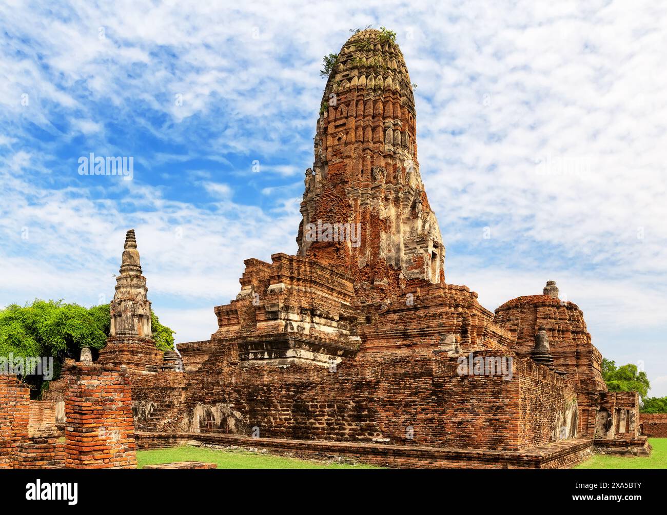 Le temple Wat Ratchaburana est l'un des célèbres temples d'Ayutthaya, en Thaïlande. Temple dans le parc historique d'Ayutthaya, Ayutthaya, Thaïlande. UNESCO World Her Banque D'Images