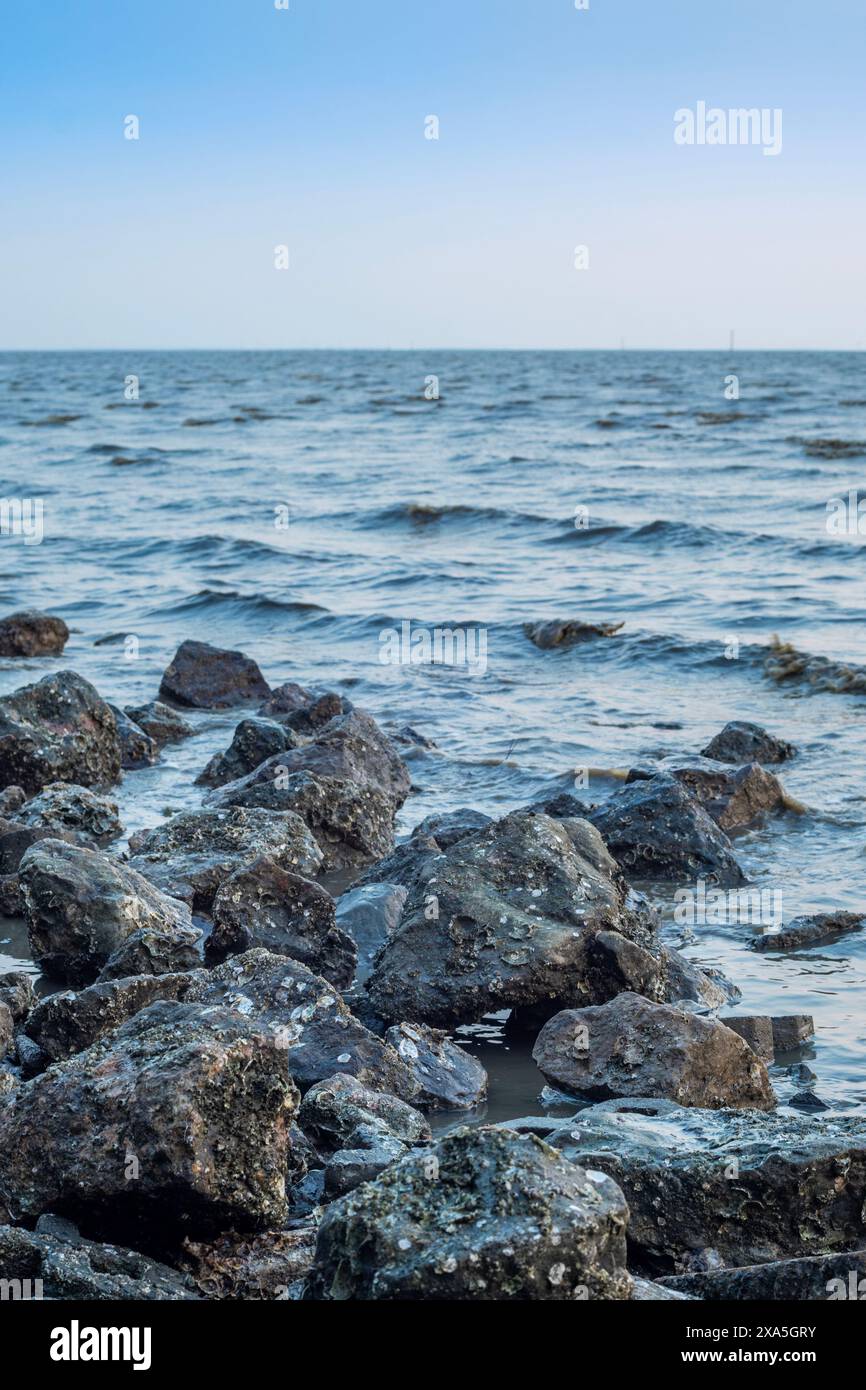 Belle plage Rocky vacances d'été voyage Banque D'Images