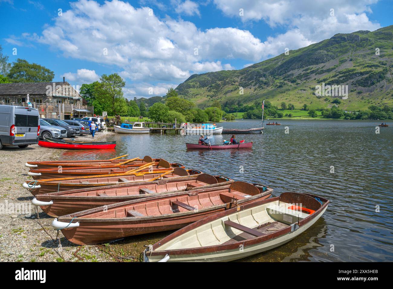 Bateaux à louer à St Patrick’s Boat Landing, Glenridding, Ullswater, Lake District, Cumbria, ROYAUME-UNI Banque D'Images