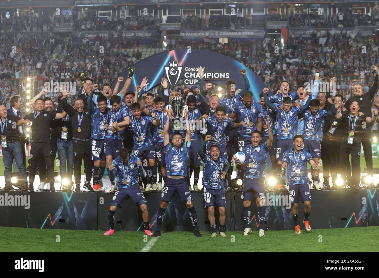 Pachuca de Soto, Hidalgo, Mexique. 4 juin 2024. Gustavo Cabral #22 de Pachuca célébrant avec ses coéquipiers après avoir remporté le match final de la Coupe des Champions de la CONCACAF 2024 entre Columbus Crew et Tuzos de Pachuca à Estadio Hidalgo. Pachuca bat Columbus Crew 3-0. (Crédit image : © Ismael Rosas/eyepix via ZUMA Press Wire) USAGE ÉDITORIAL SEULEMENT! Non destiné à UN USAGE commercial ! Banque D'Images