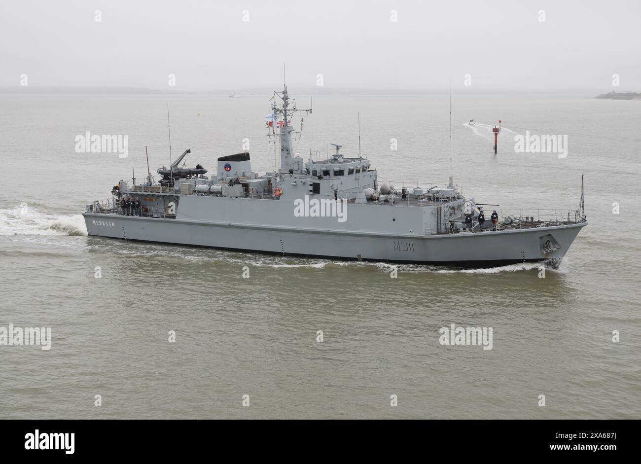 Le chasseur de mines de la marine ukrainienne UKS CHERKASY (M311) arrive à la base navale où il restera pendant que l'équipage poursuivra sa formation initiale Banque D'Images