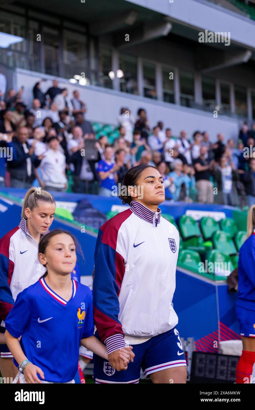 Saint Etienne, France. 04 juin 2024. Jess carter (3 Angleterre) lors du match des qualifications européennes femmes entre la France et l'Angleterre au stade Geoffroy-Guichard à Saint-Etienne. (Pauline FIGUET/SPP) crédit : SPP Sport Press photo. /Alamy Live News Banque D'Images