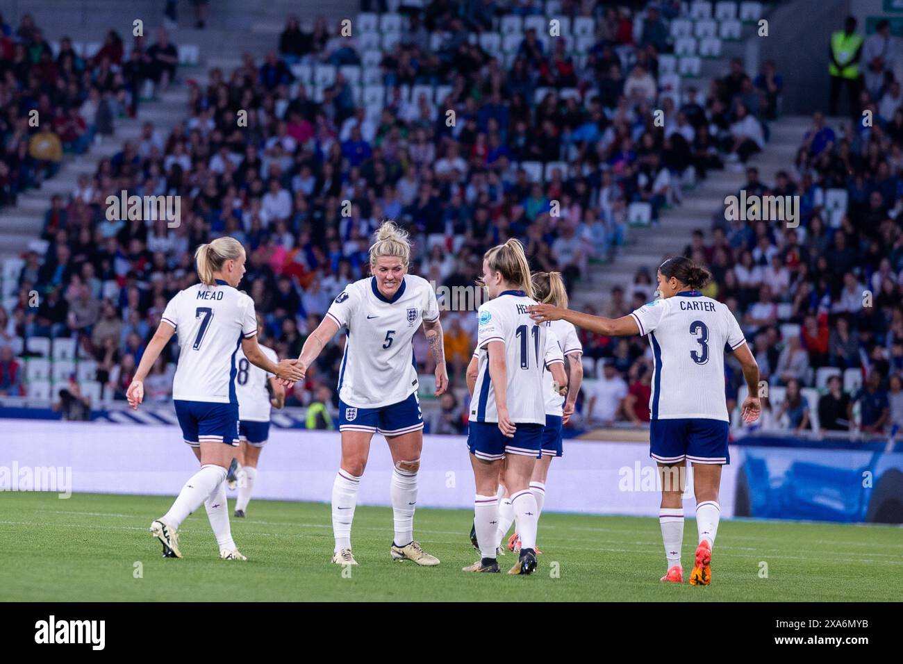 Saint Etienne, France. 04 juin 2024. Joueuses de l'Angleterre lors du match des qualifications européennes femmes entre la France et l'Angleterre au stade Geoffroy-Guichard à Saint-Etienne. (Pauline FIGUET/SPP) crédit : SPP Sport Press photo. /Alamy Live News Banque D'Images