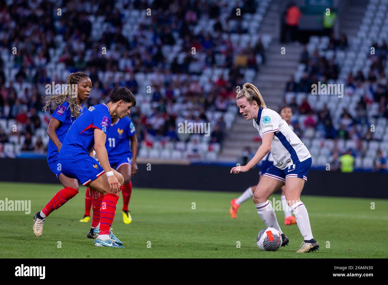 Saint Etienne, France. 04 juin 2024. Lauren Hemp (11 Angleterre) lors du match des Womens European Qualifiers entre la France et l'Angleterre au stade Geoffroy-Guichard à Saint-Etienne. (Pauline FIGUET/SPP) crédit : SPP Sport Press photo. /Alamy Live News Banque D'Images