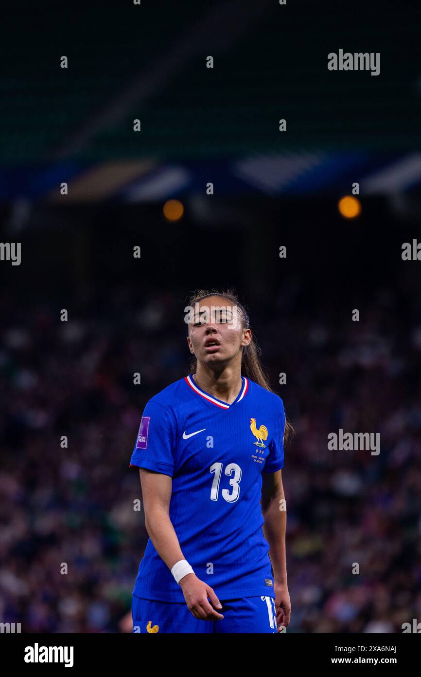 Saint Etienne, France. 04 juin 2024. Selma Bacha (13 France) lors du match des qualifications européennes femmes entre la France et l'Angleterre au stade Geoffroy-Guichard à Saint-Etienne. (Pauline FIGUET/SPP) crédit : SPP Sport Press photo. /Alamy Live News Banque D'Images