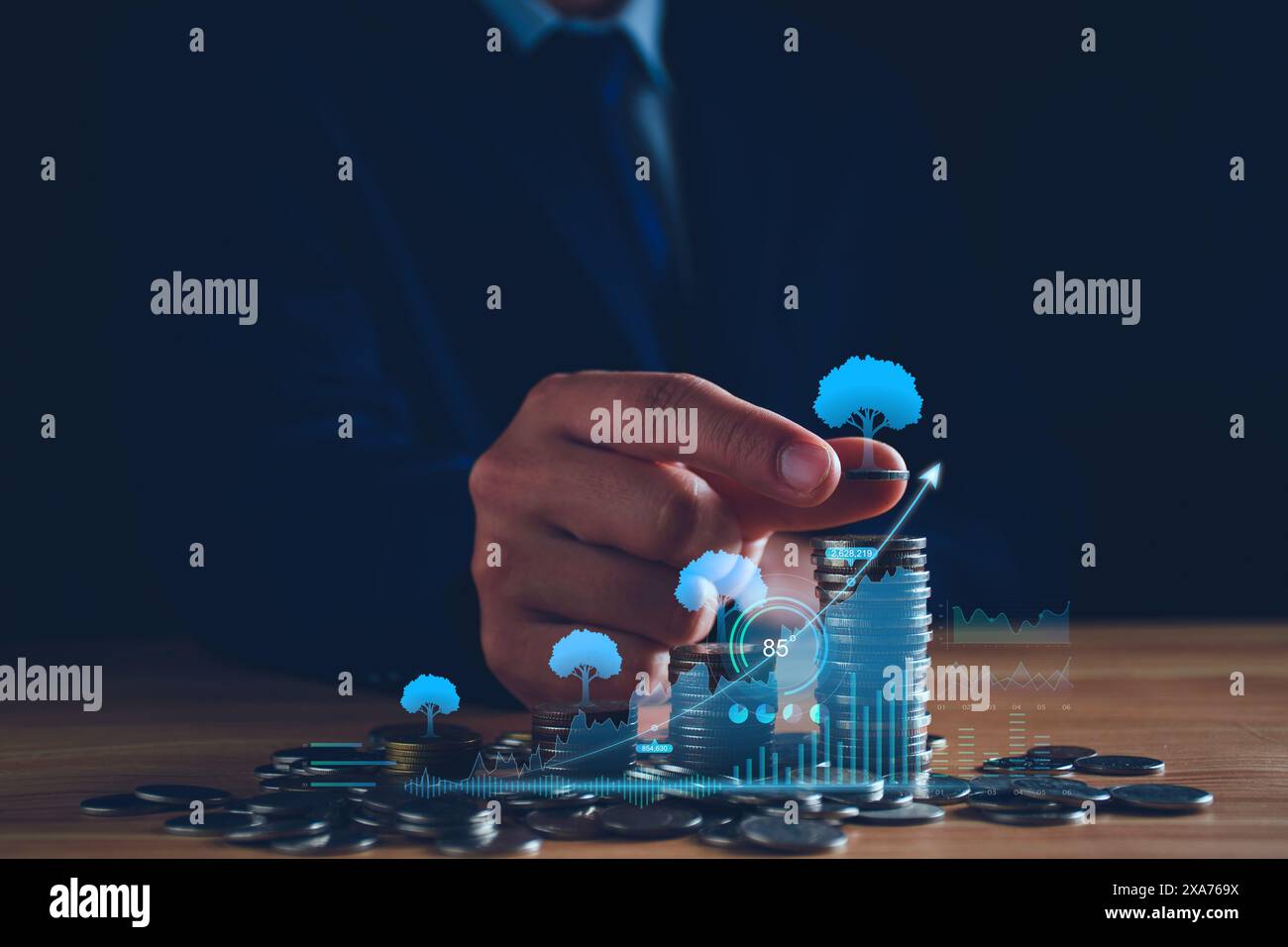 Concept de trading de fonds. Homme d'affaires planifiant des investissements à long terme, les affaires continuent de croître, analysant les tendances économiques, volatilité du marché boursier, taki Banque D'Images