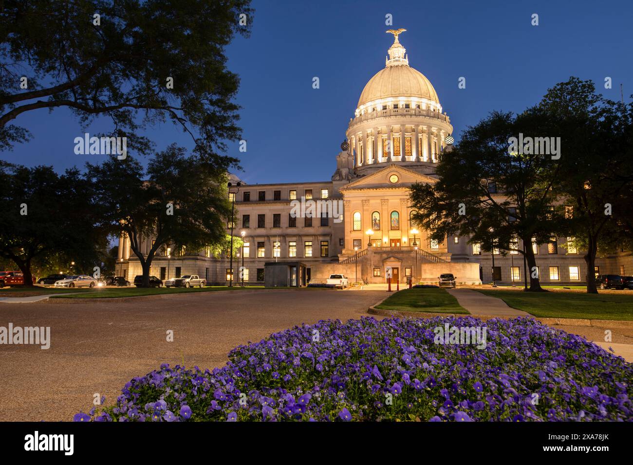 Vue au crépuscule du bâtiment historique du Capitole de Jackson, Mississippi, États-Unis. Banque D'Images