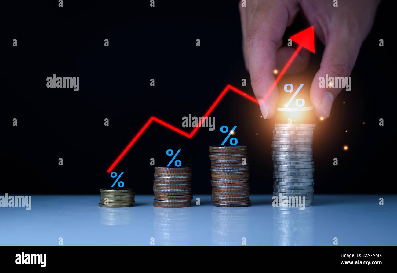 Concept de trading de fonds. Les taux d'intérêt continuent d'augmenter. Homme d'affaires planifiant des investissements à long terme, les affaires continuent de croître, volati de marché boursier Banque D'Images