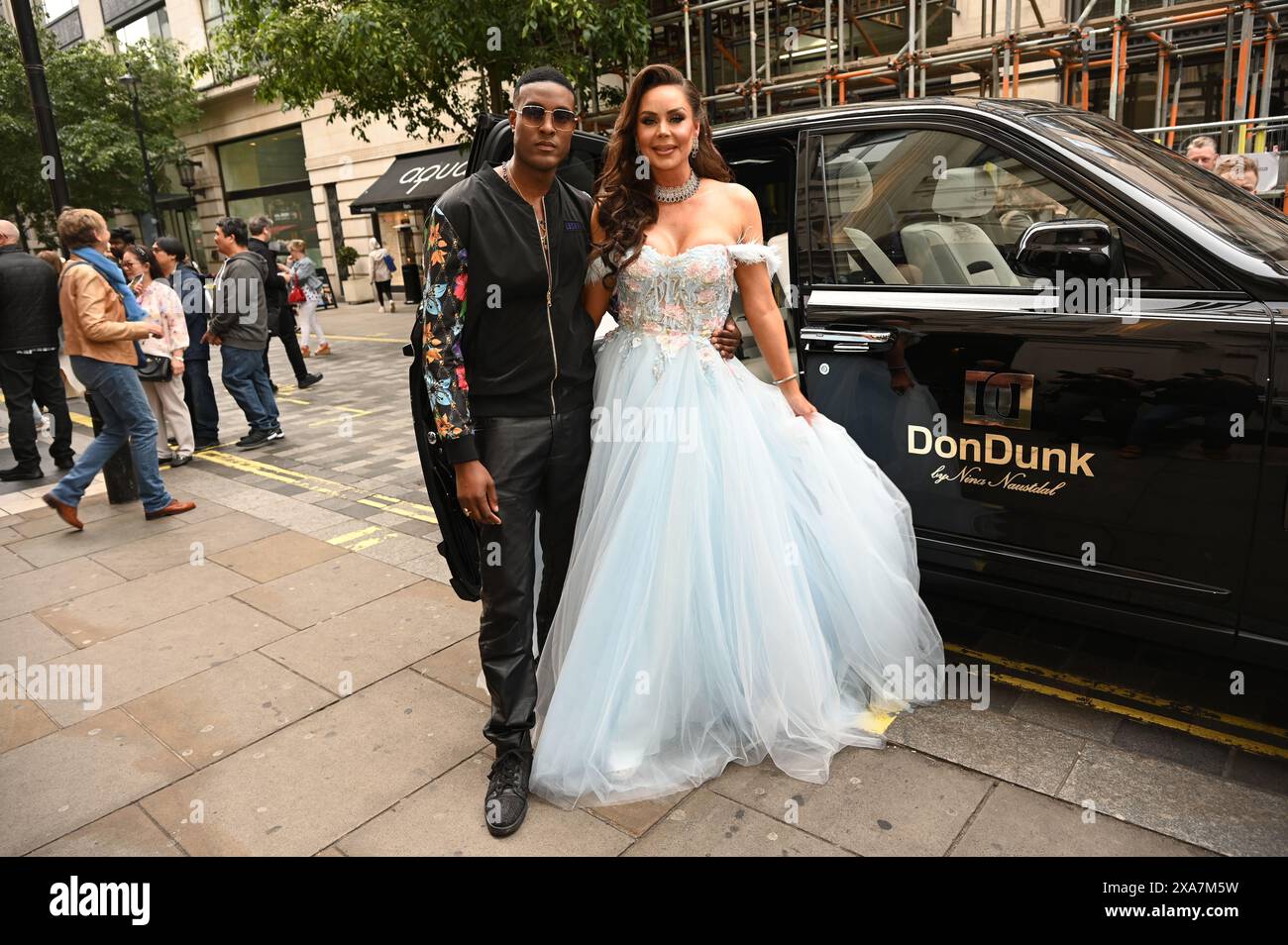 Londres, Royaume-Uni. 4 juin 2024. Stefan-pierre Tomlin et la designer Nina Naustdal créent DonDunk pour honorer les légendes du sport et offrir à chaque amateur de sport quelque chose d’unique, spécial et personnel lors du London Dondunk by Nina Naustdal à Inca London, UK. Crédit : Voir Li/Picture Capital/Alamy Live News Banque D'Images