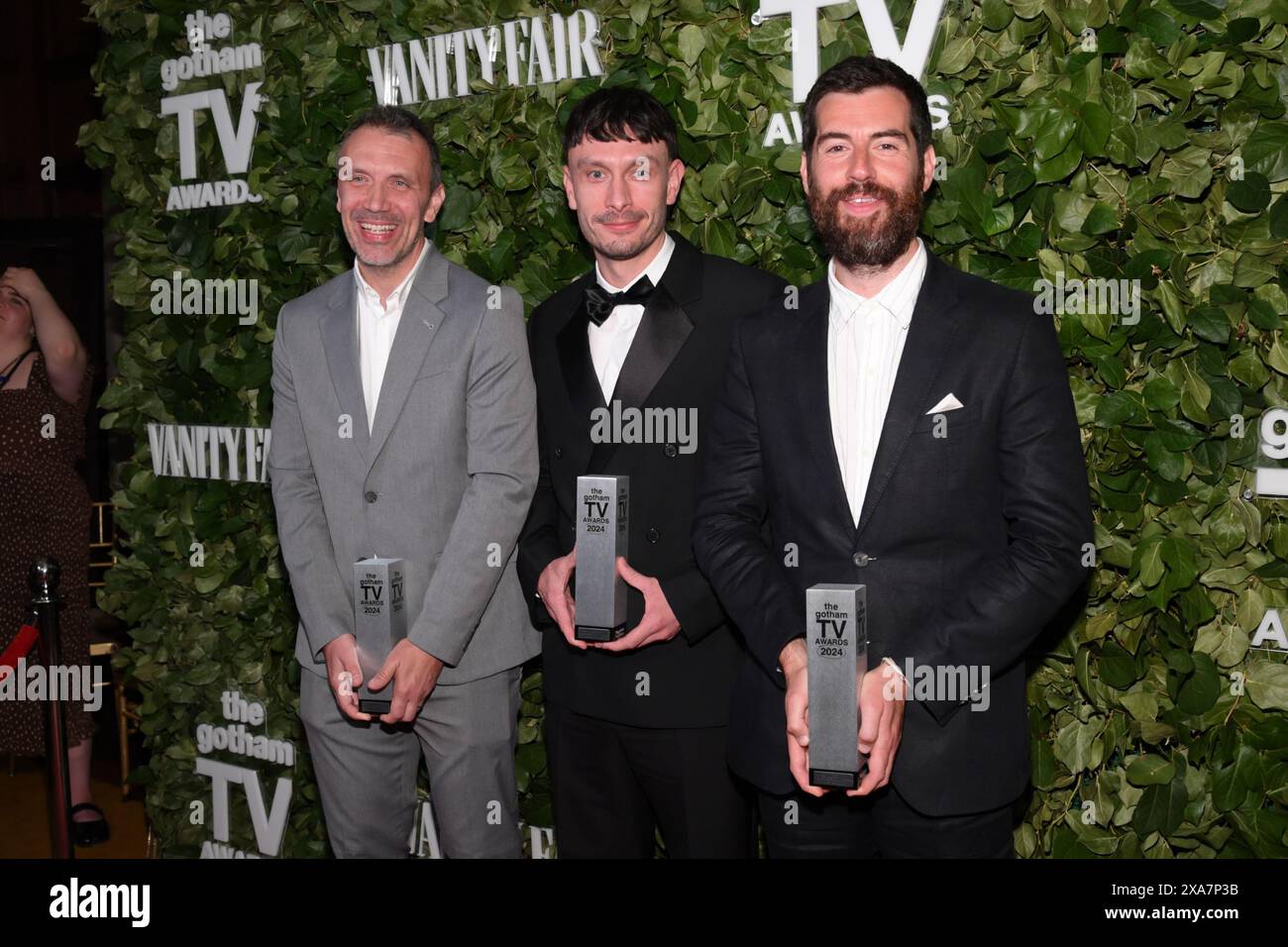 New York, États-Unis. 04 juin 2024. Matt Jarvis, Richard Gadd et Ed Macdonald remportent le prix Breakthrough Limited Series pour Baby Reindeer aux Gotham TV Awards à Cipriani Broadway à New York, NY, le 4 juin 2024. (Photo par Efren Landaos/Sipa USA) crédit : Sipa USA/Alamy Live News Banque D'Images